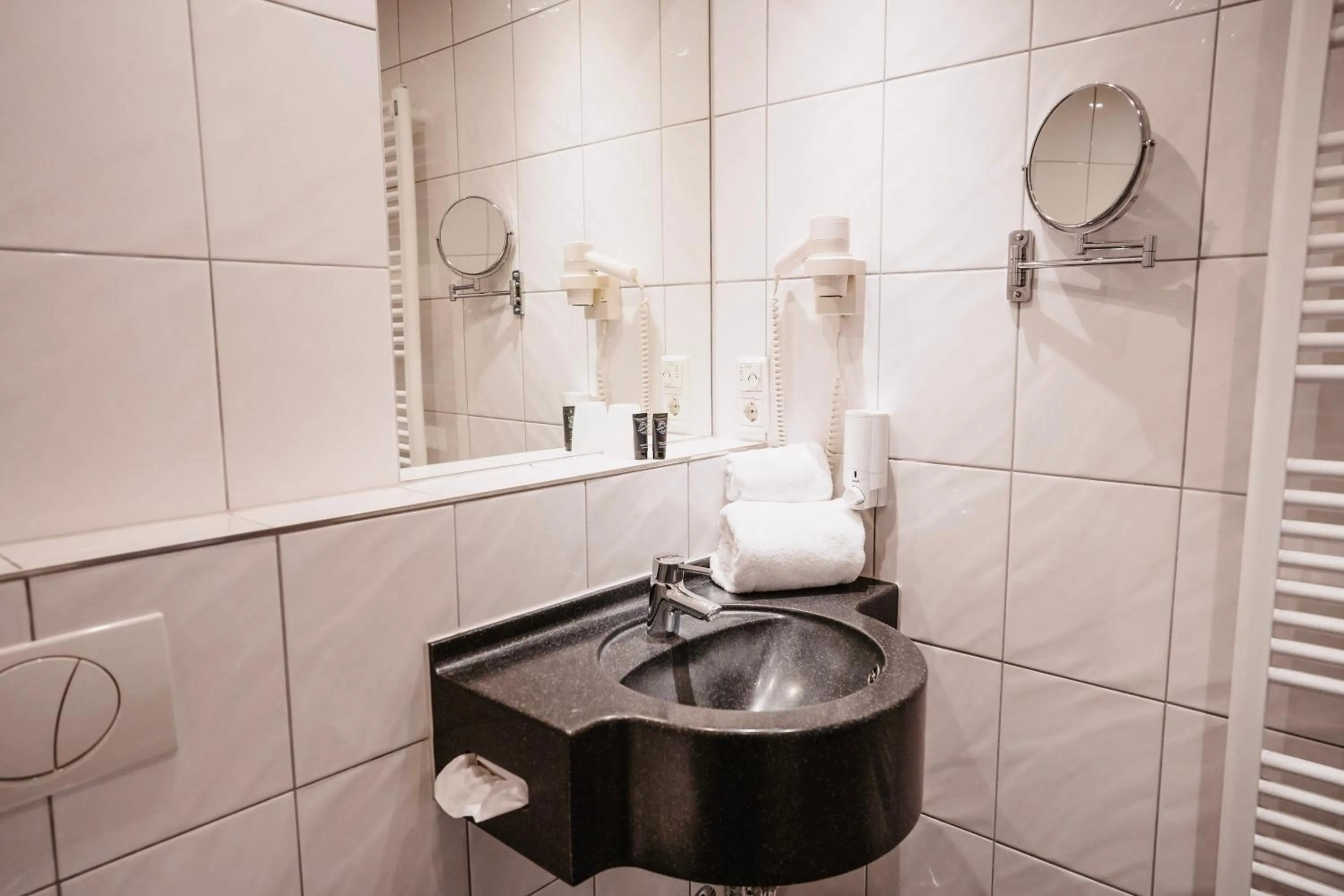 Bathroom in Hotel & Restaurant Goldener Pflug
