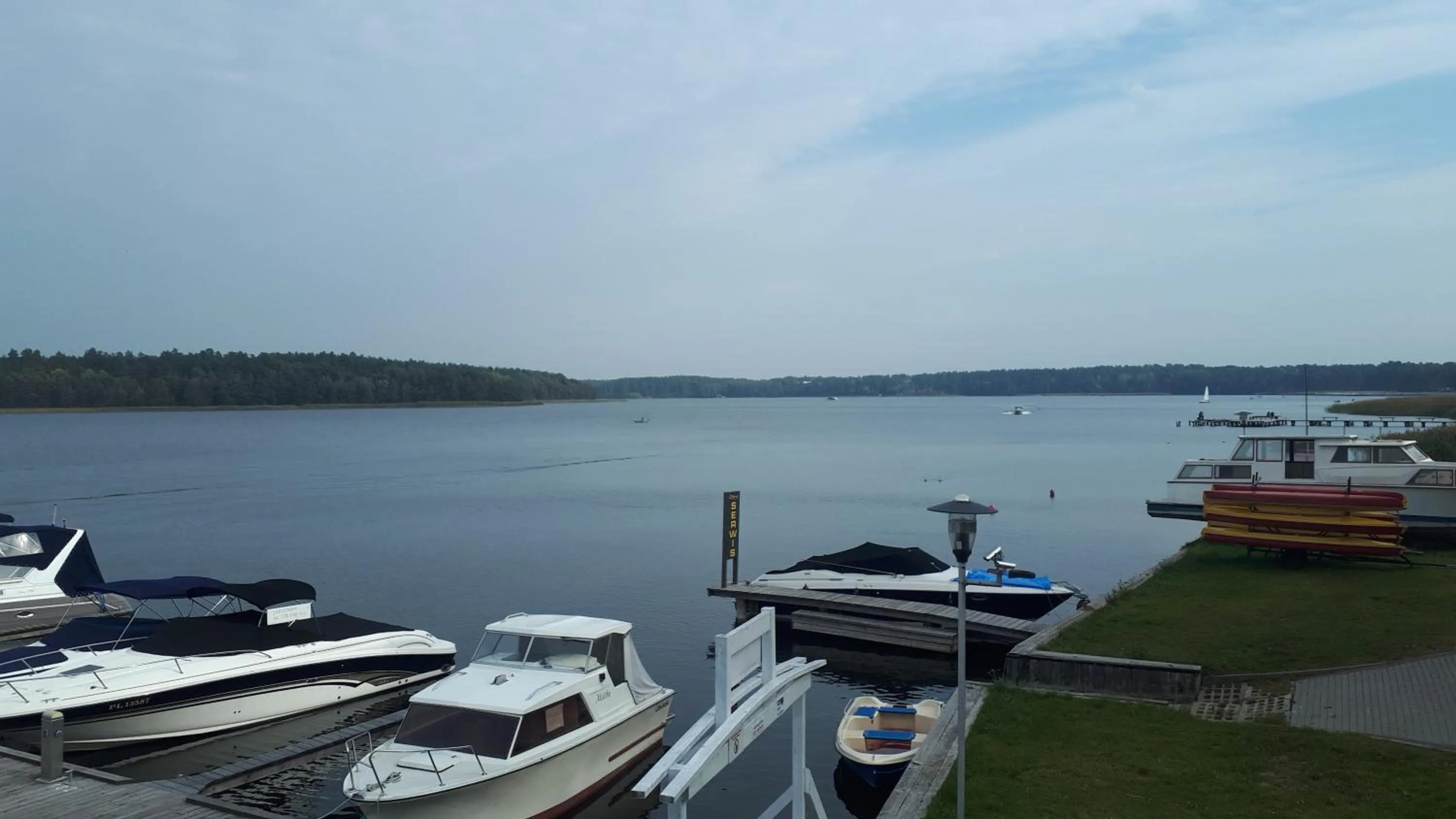 Autumn in Apartamenty nad Jeziorem Necko