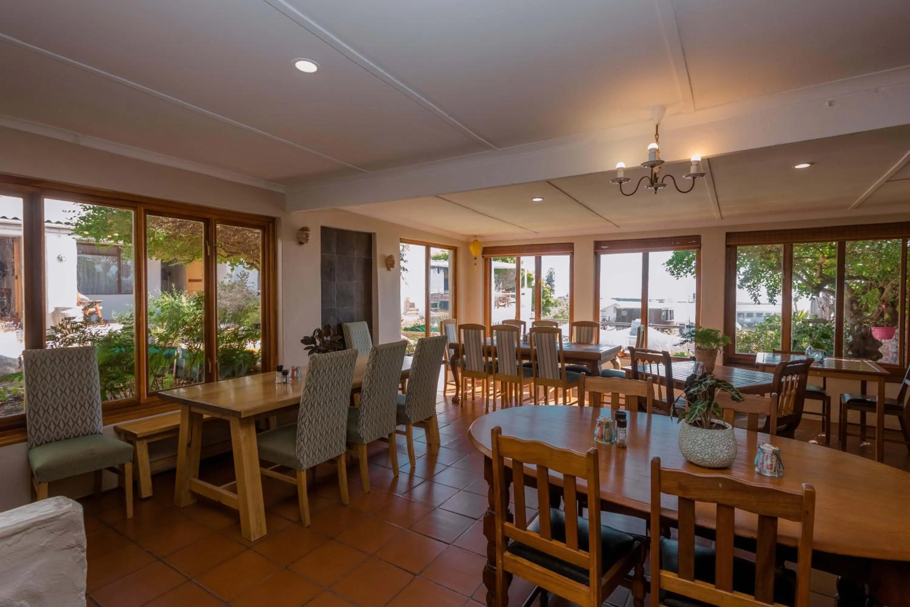 Restaurant/places to eat in Saxon Lodge