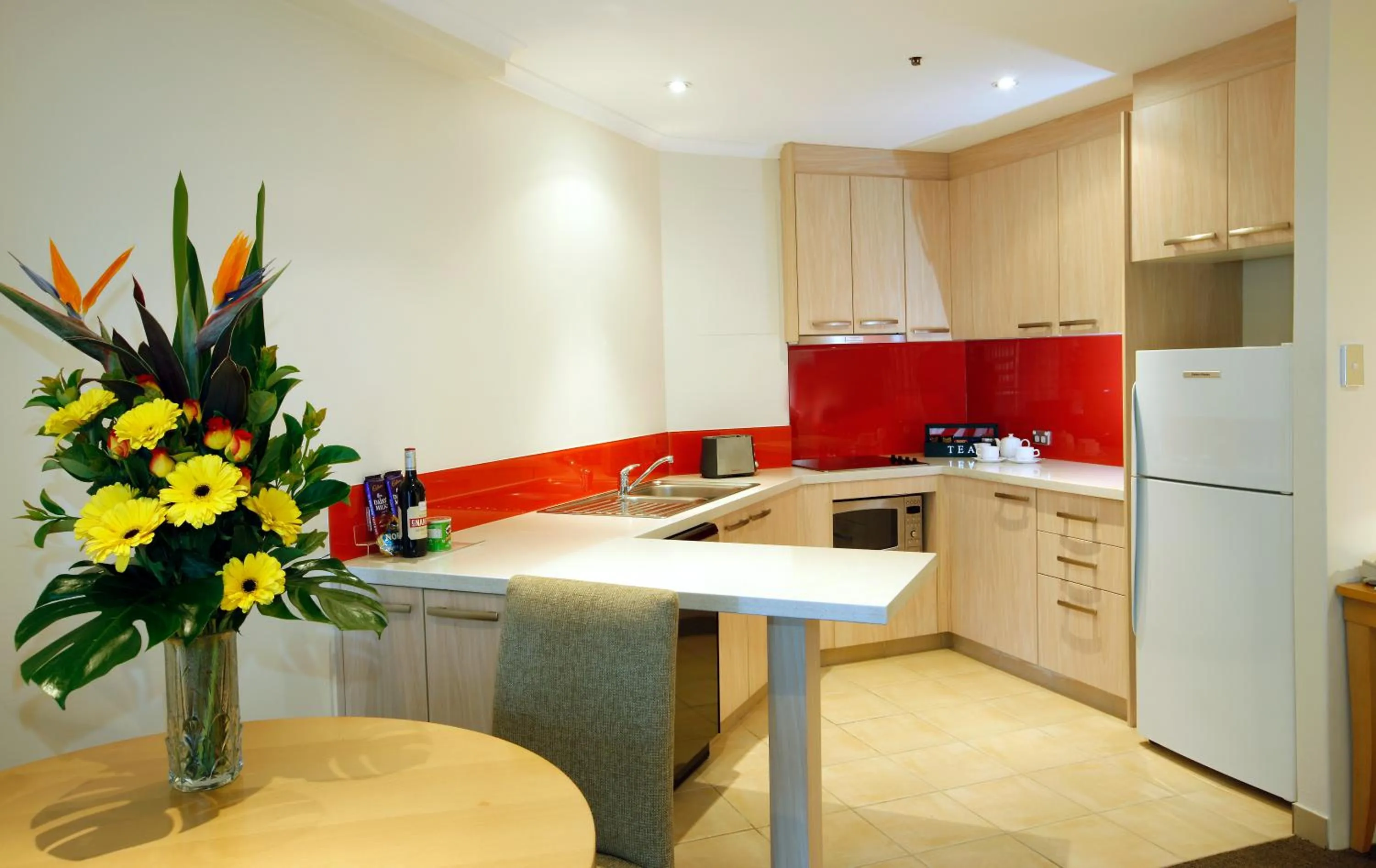 Kitchen or kitchenette in The York by Swiss-Belhotel