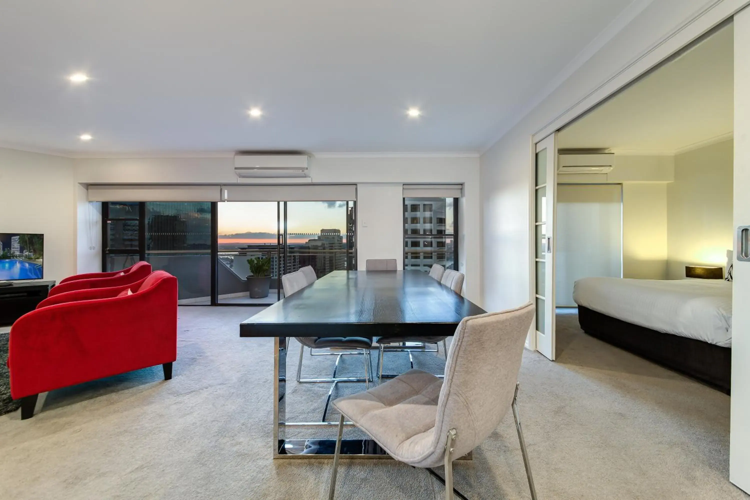 Executive Three Bedroom Apartment with Balcony in The York by Swiss-Belhotel Executive Three Bedroom Apartment with Balcony in The York by Swiss-Belhotel