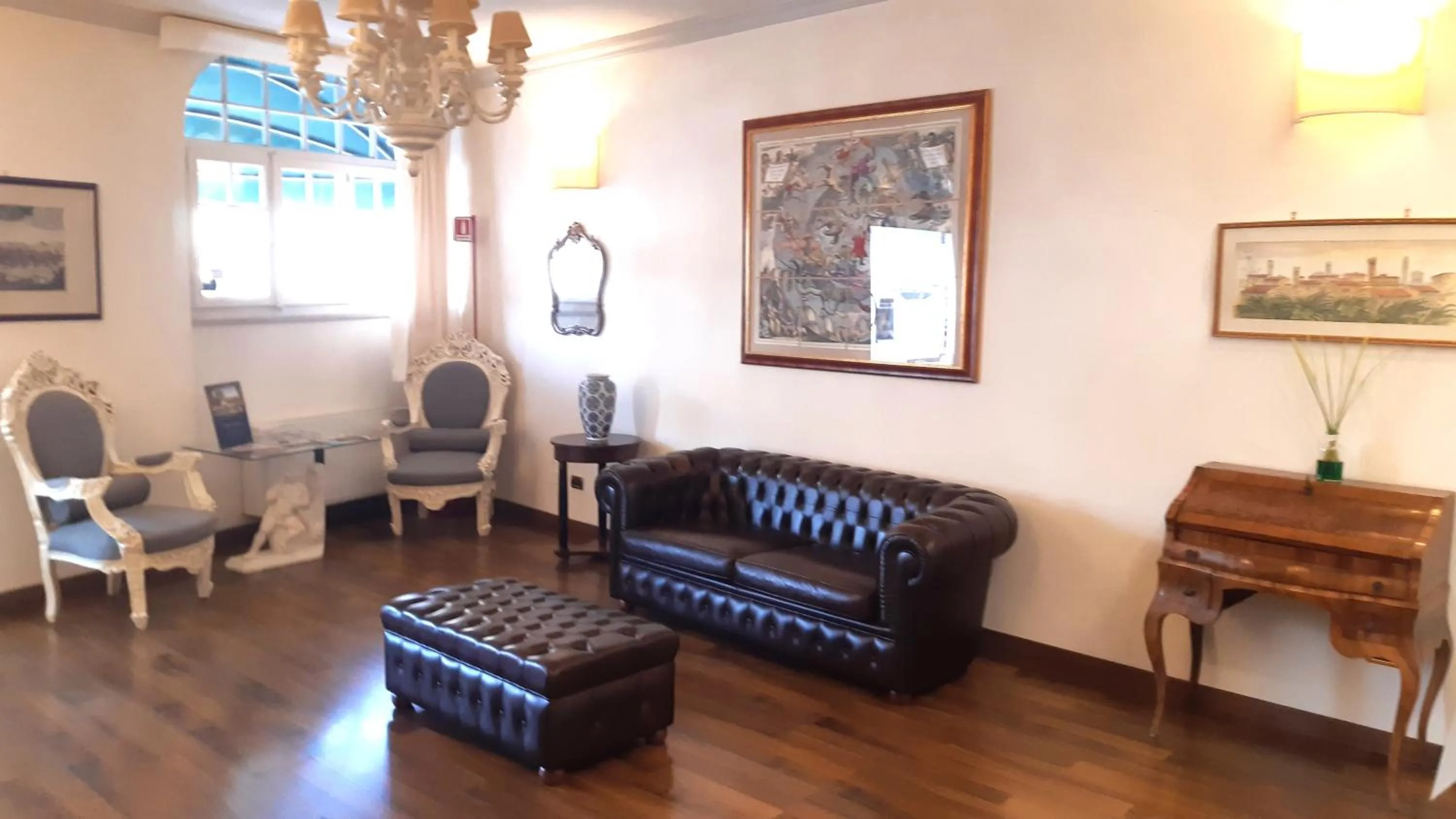 Lobby or reception in Albergo Moderno