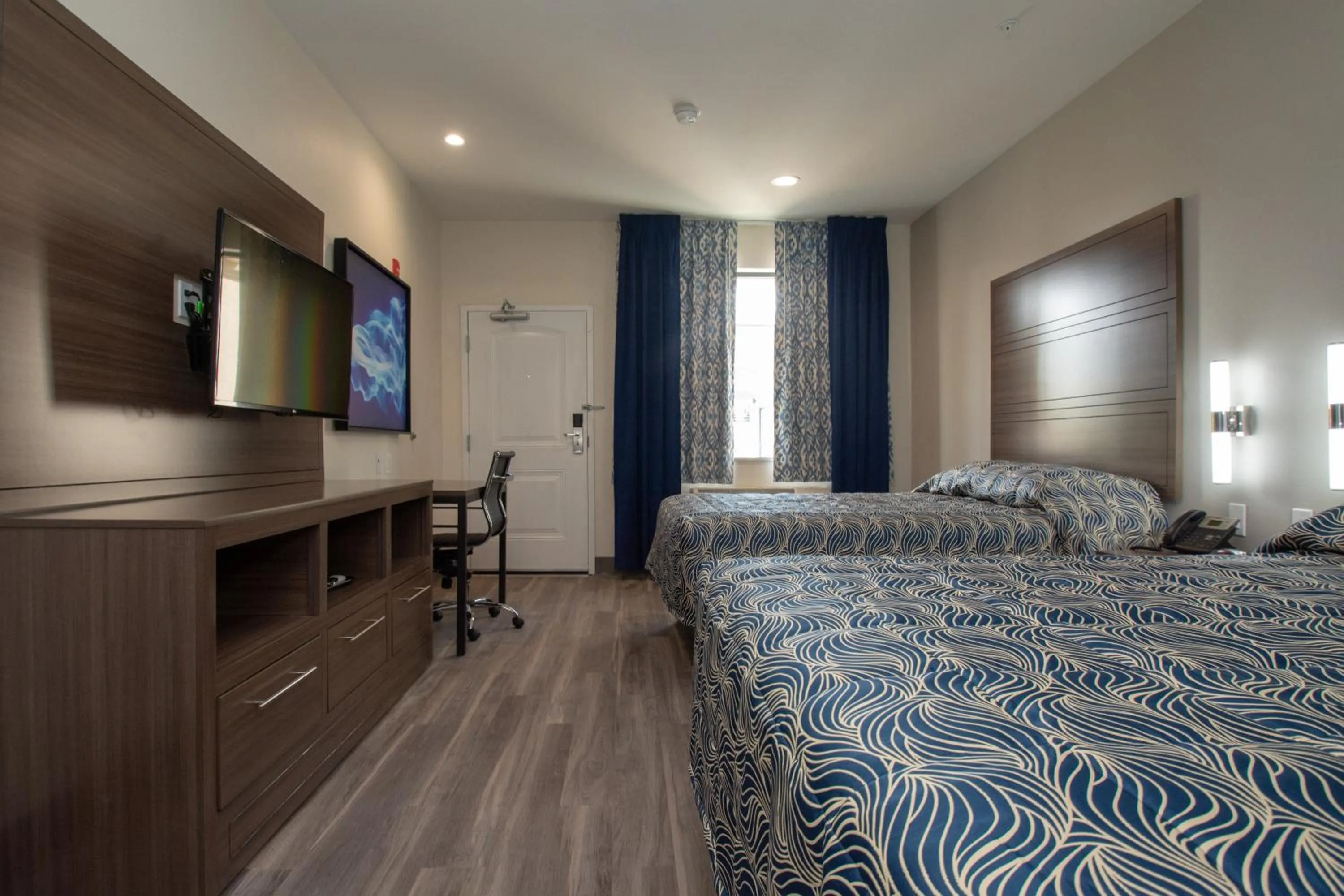 TV and multimedia, Bed in Palace Inn El Paso