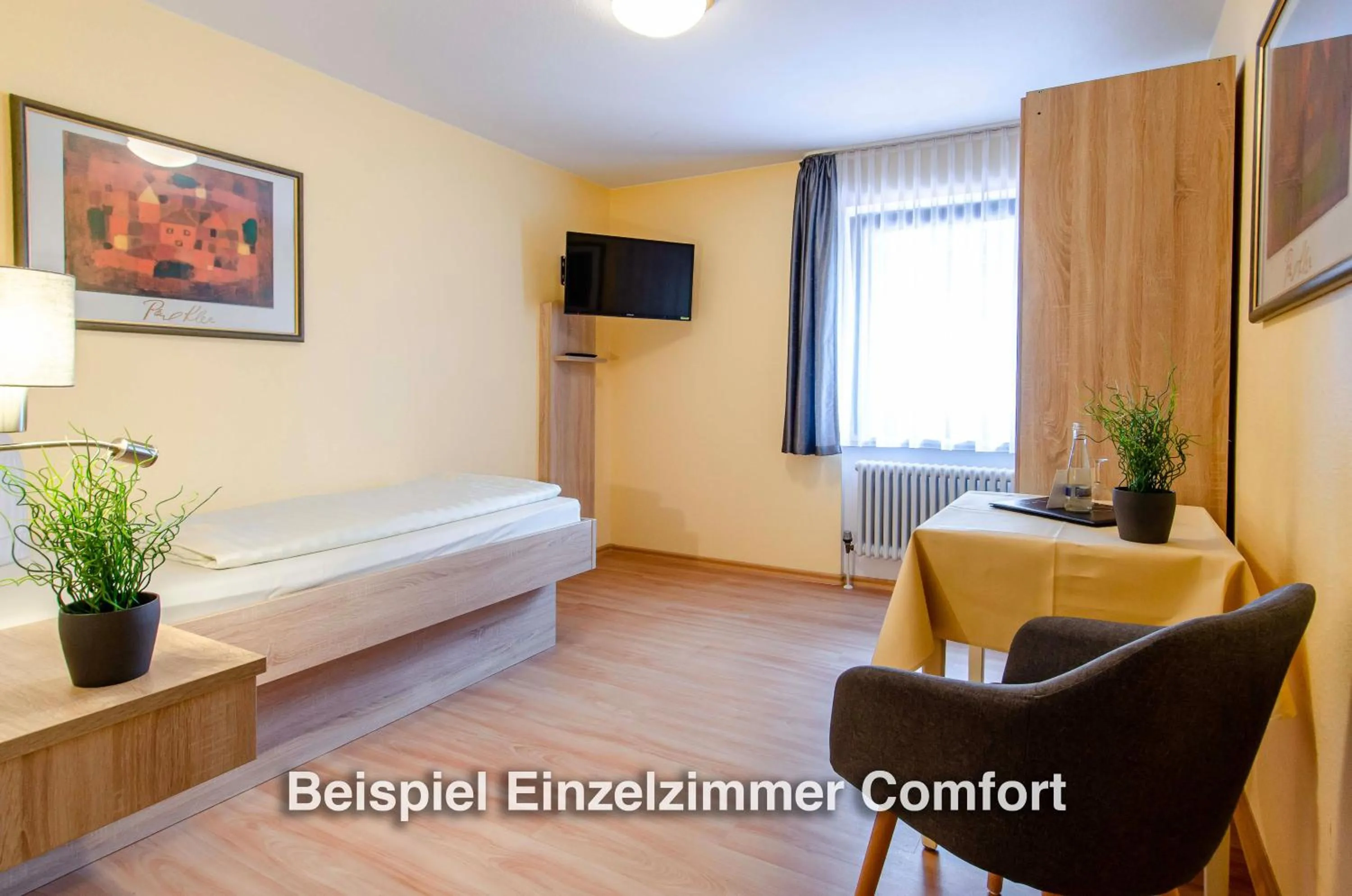 Photo of the whole room, Bed in Kurgarten-Hotel