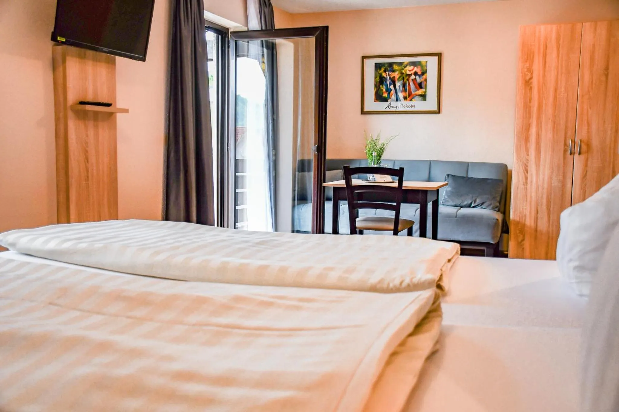 Photo of the whole room, Bed in Kurgarten-Hotel