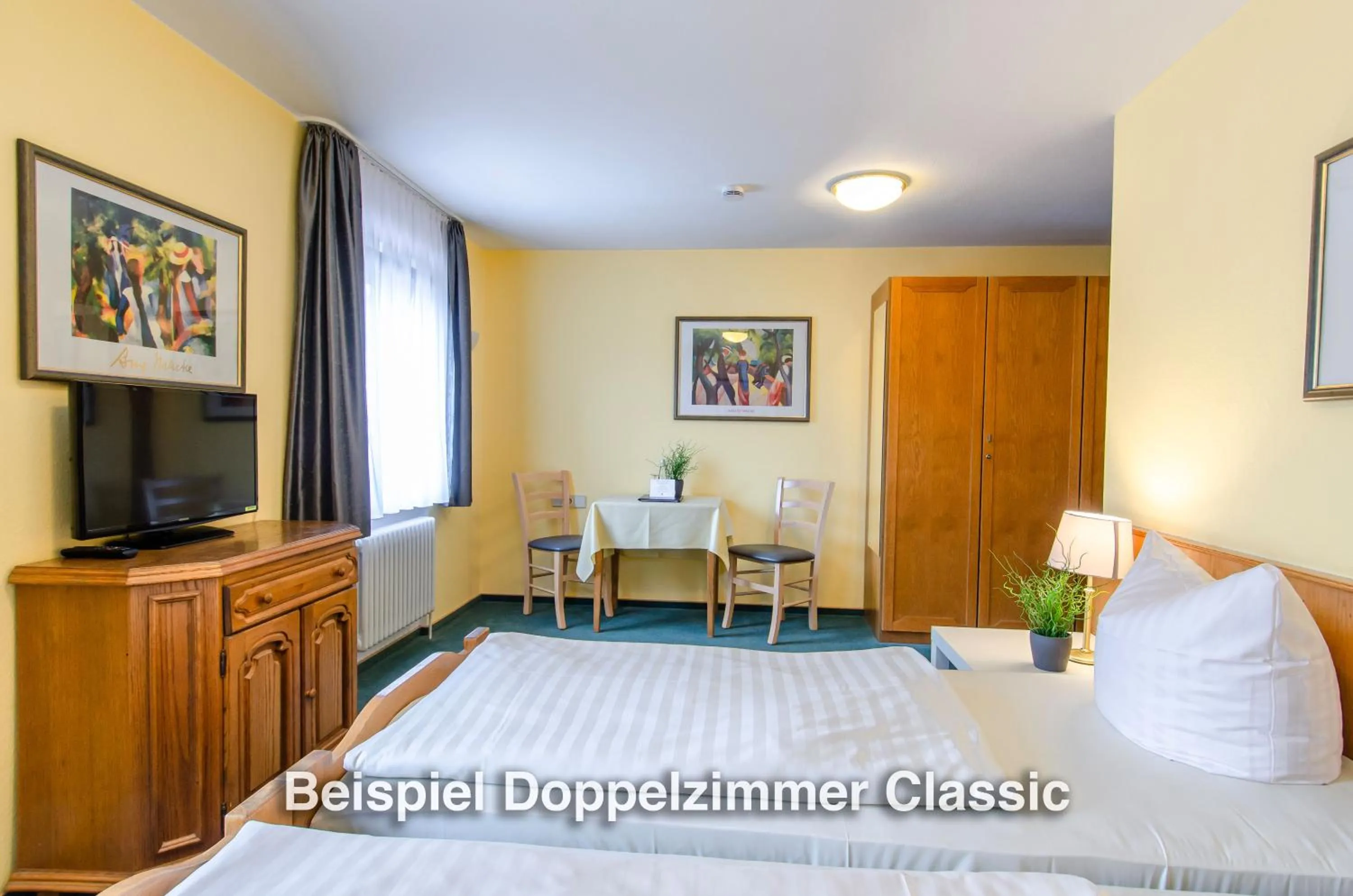 Photo of the whole room, Bed in Kurgarten-Hotel