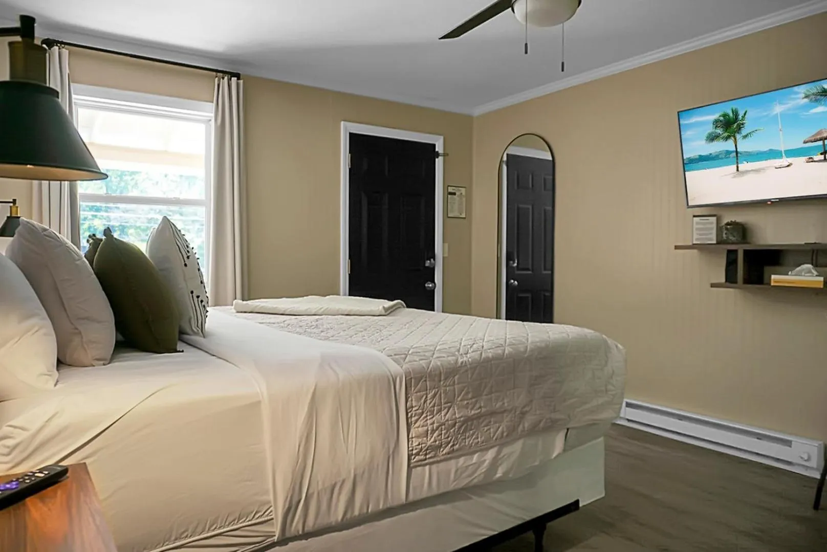 Bed in Hickory Falls Inn