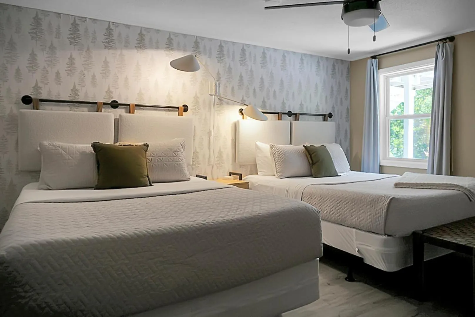 Bed in Hickory Falls Inn