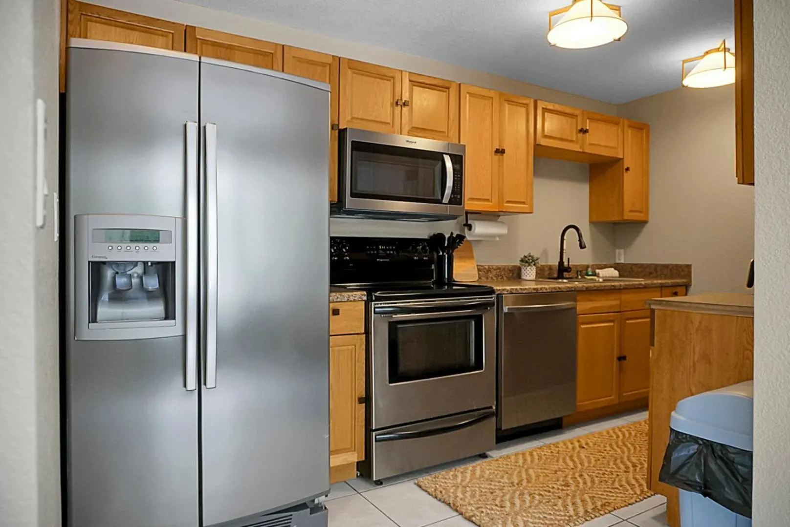 Kitchen or kitchenette in Hickory Falls Inn