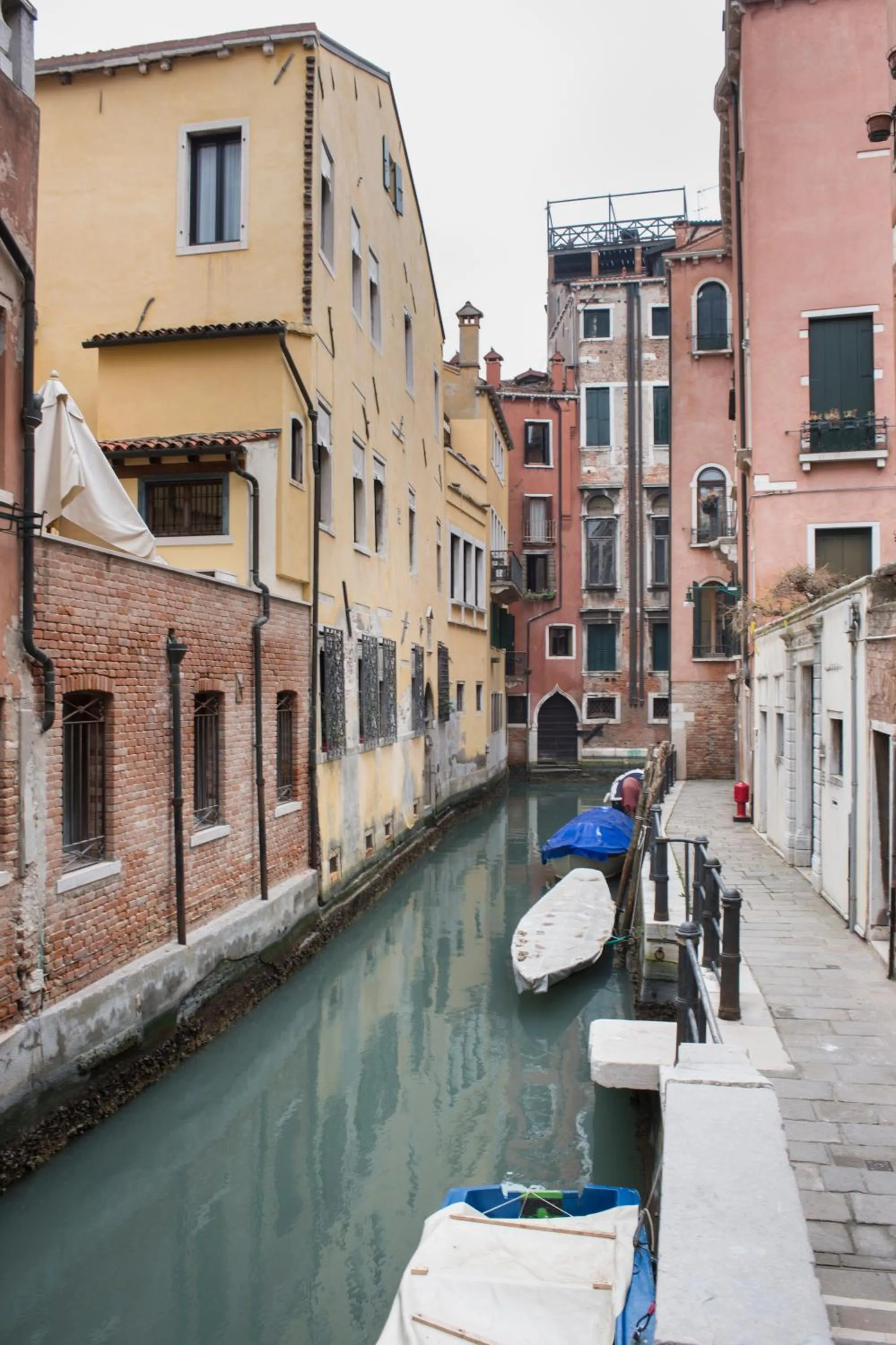 Neighbourhood in Corte Di Gabriela