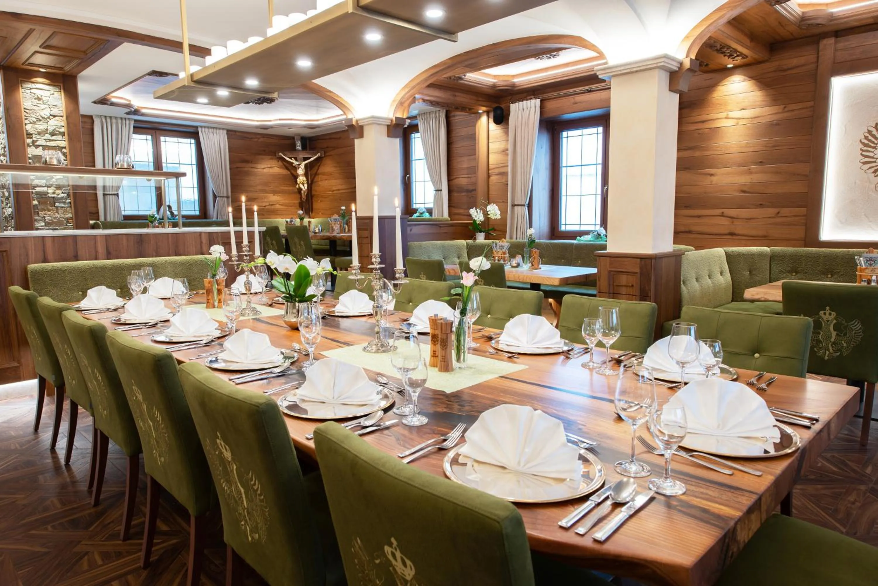 Restaurant/places to eat in Wellness-Hotel ADLER