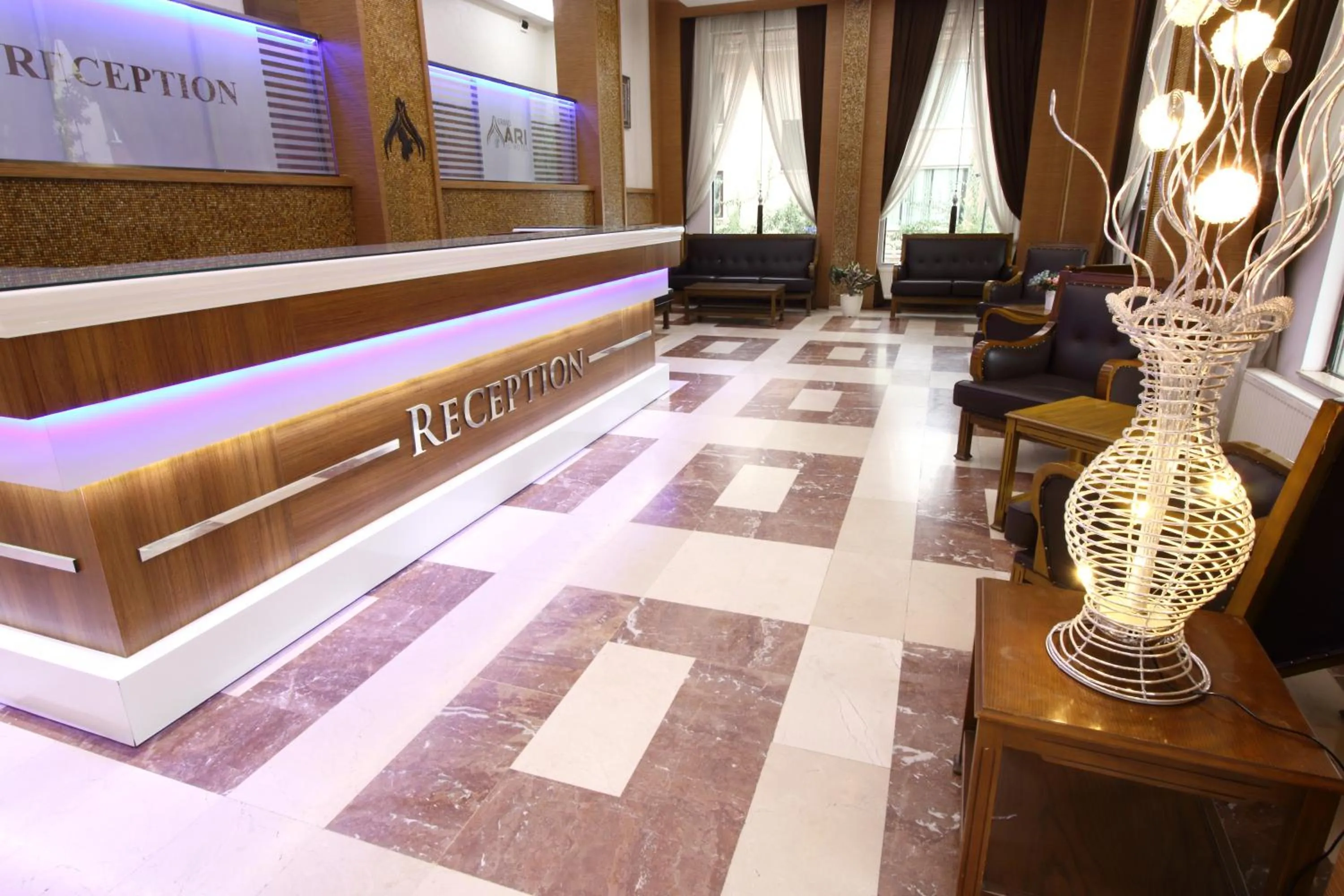 Lobby or reception in Afyon Grand Arı Hotel