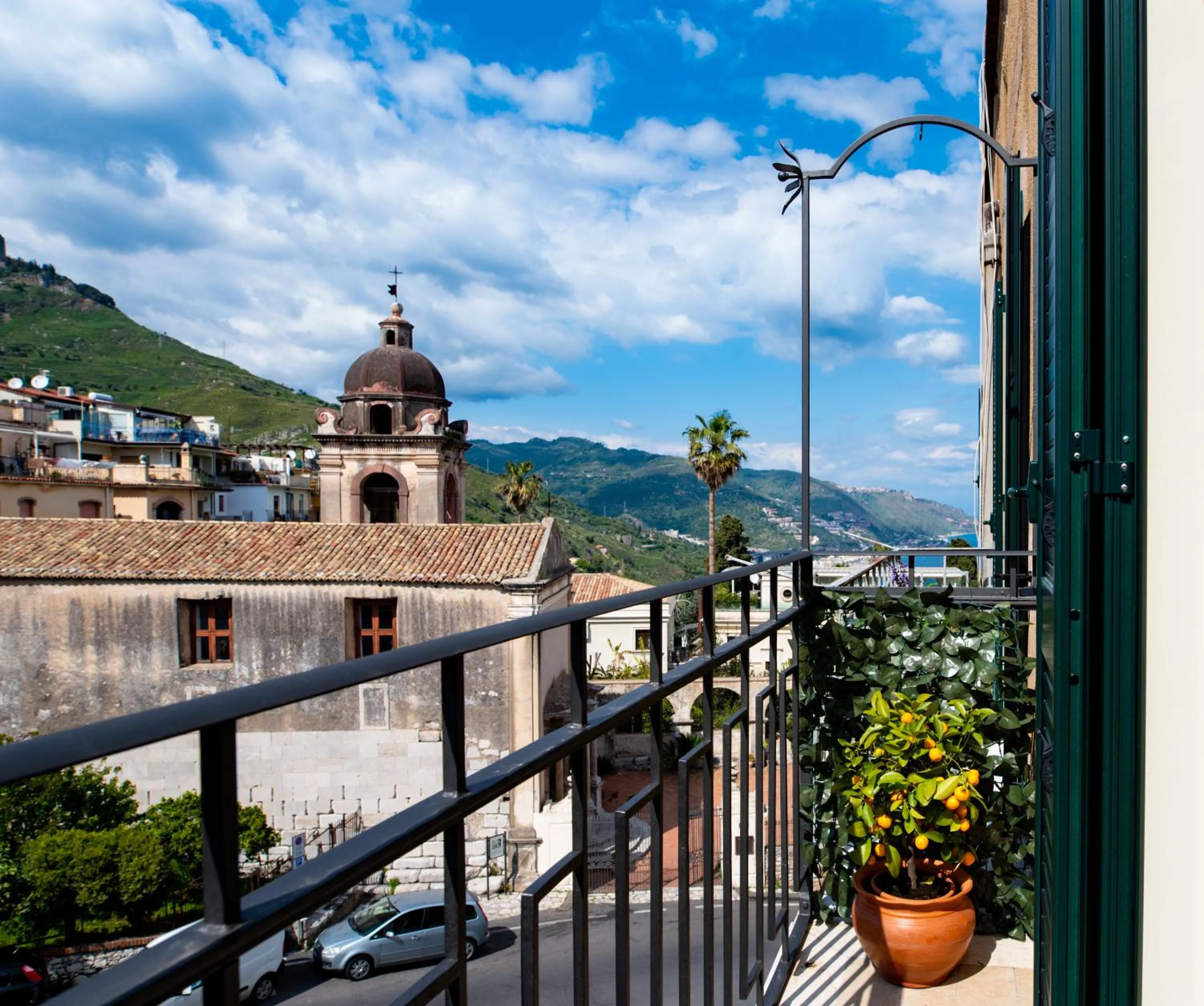 Property building in Taormina Bedda Rooms
