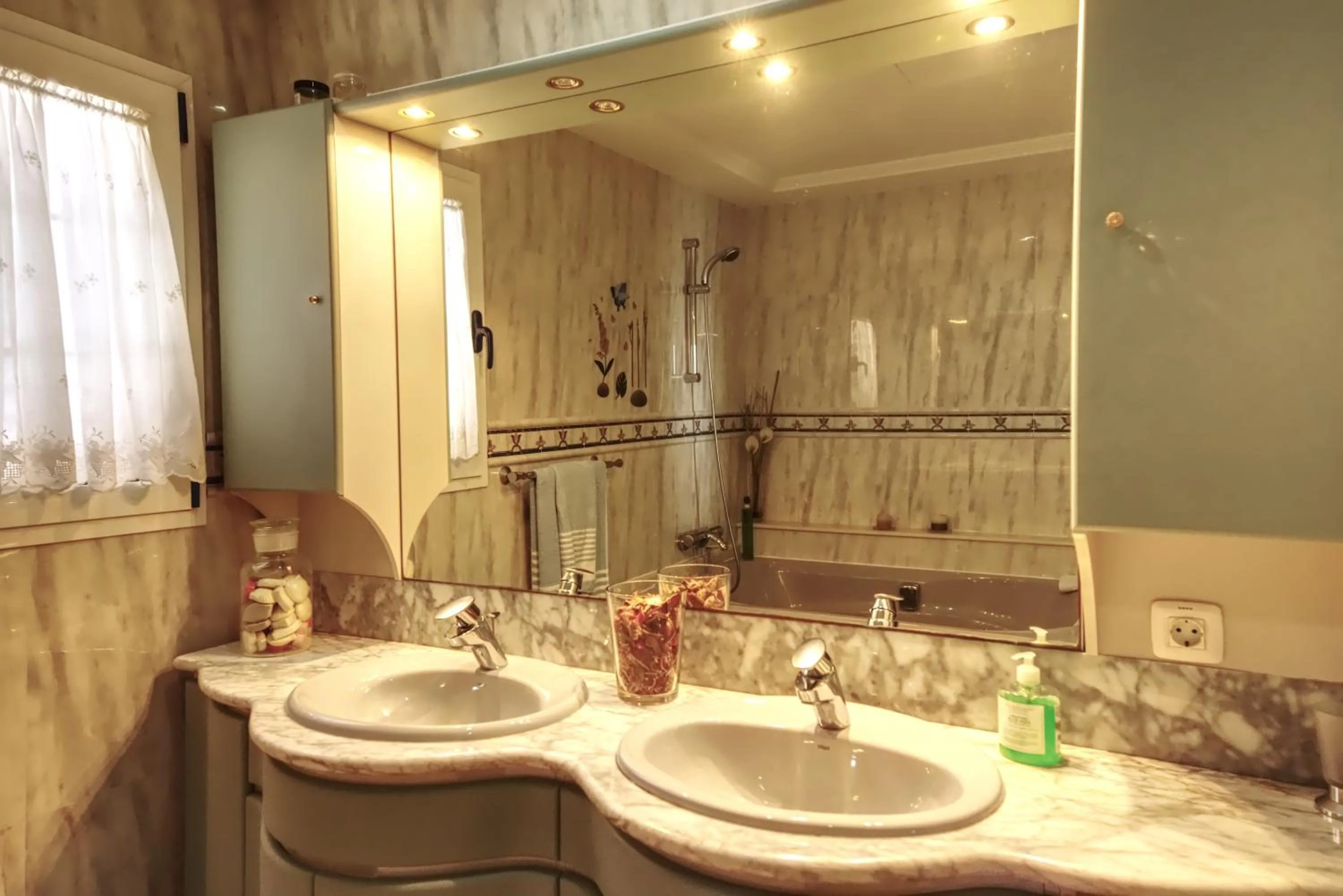 Decorative detail in Hotel La Colina