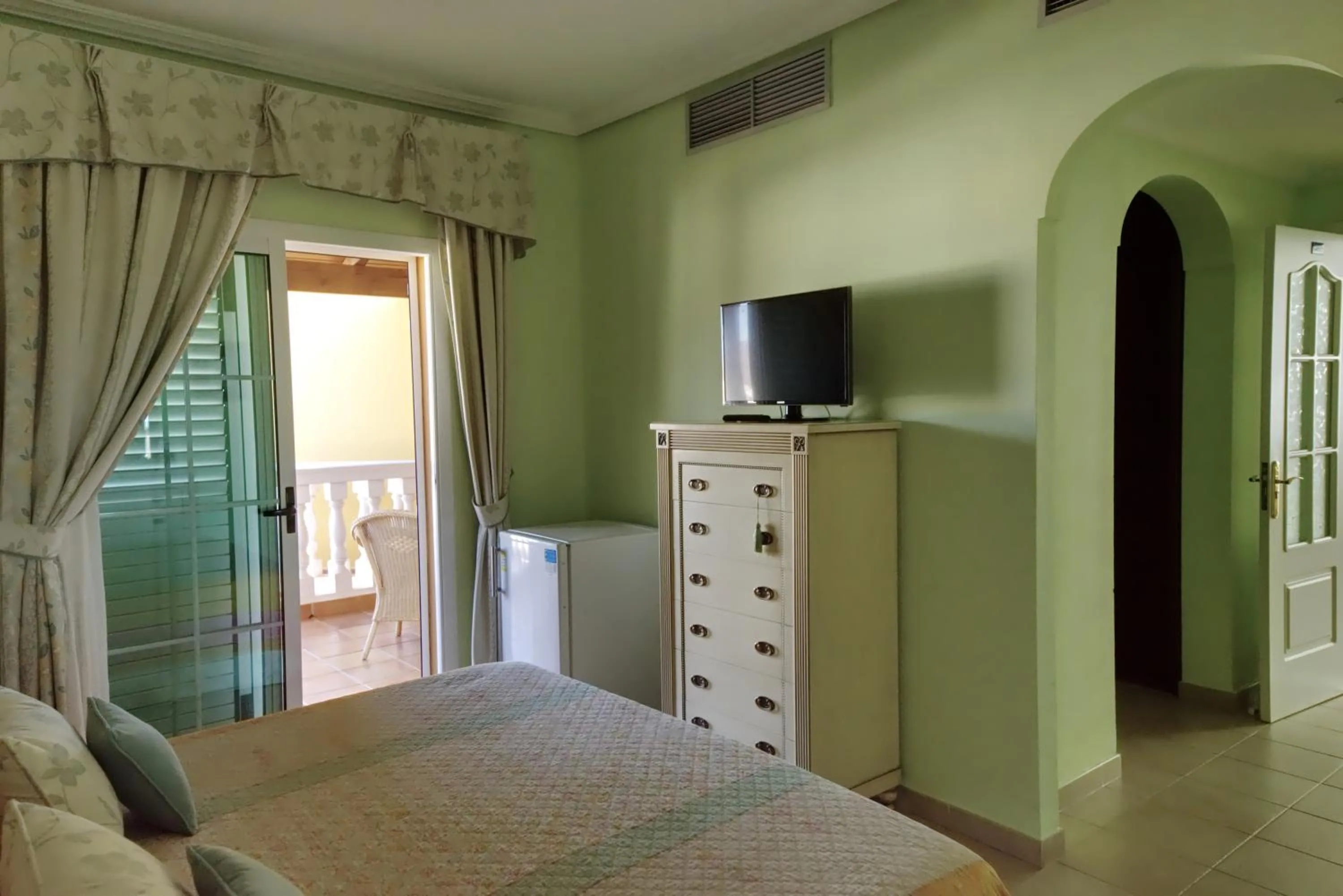 Photo of the whole room, Bed in Hotel La Colina