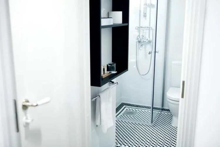 Shower in Boutique Hotel Yöpuu