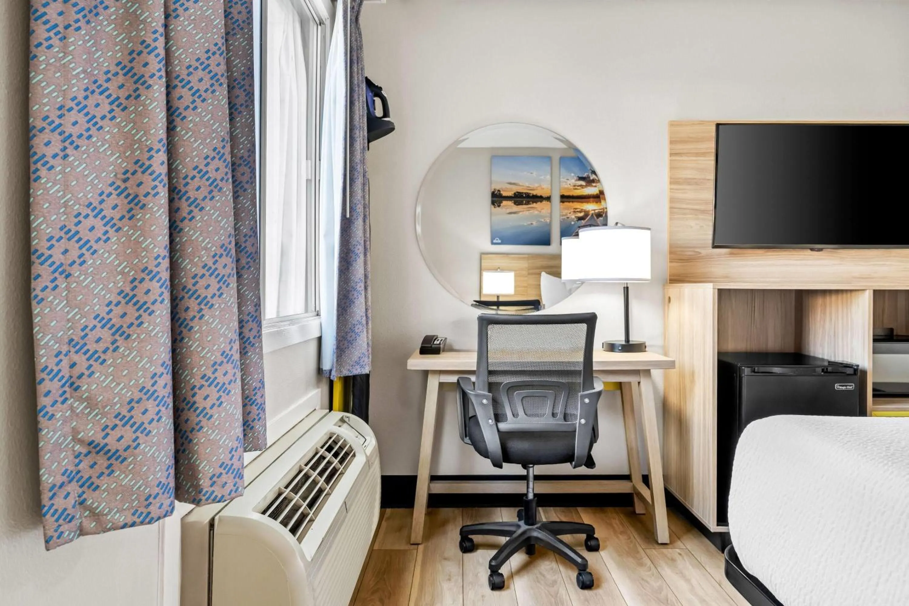 Bed in Days Inn by Wyndham Billings