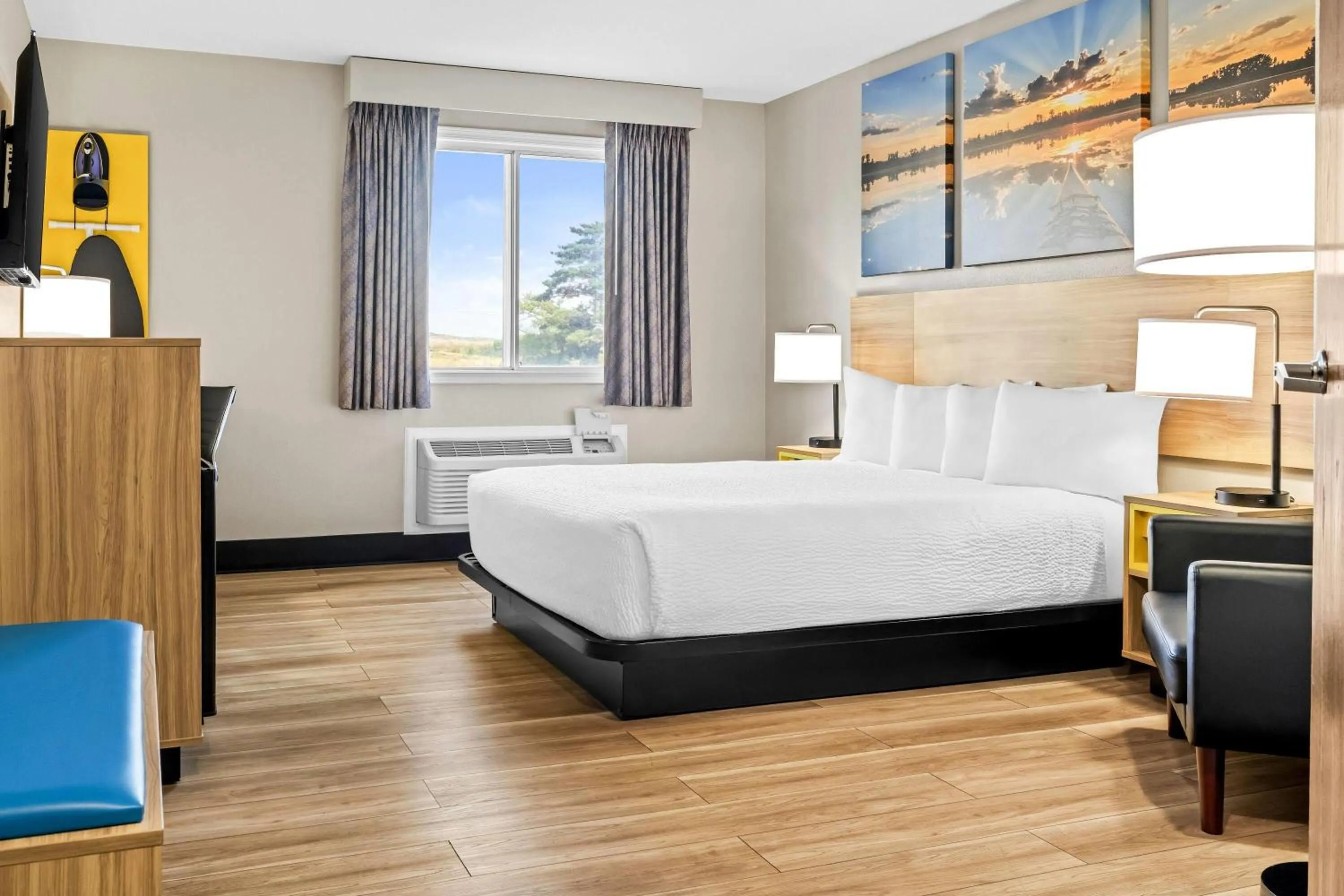 Bed in Days Inn by Wyndham Billings