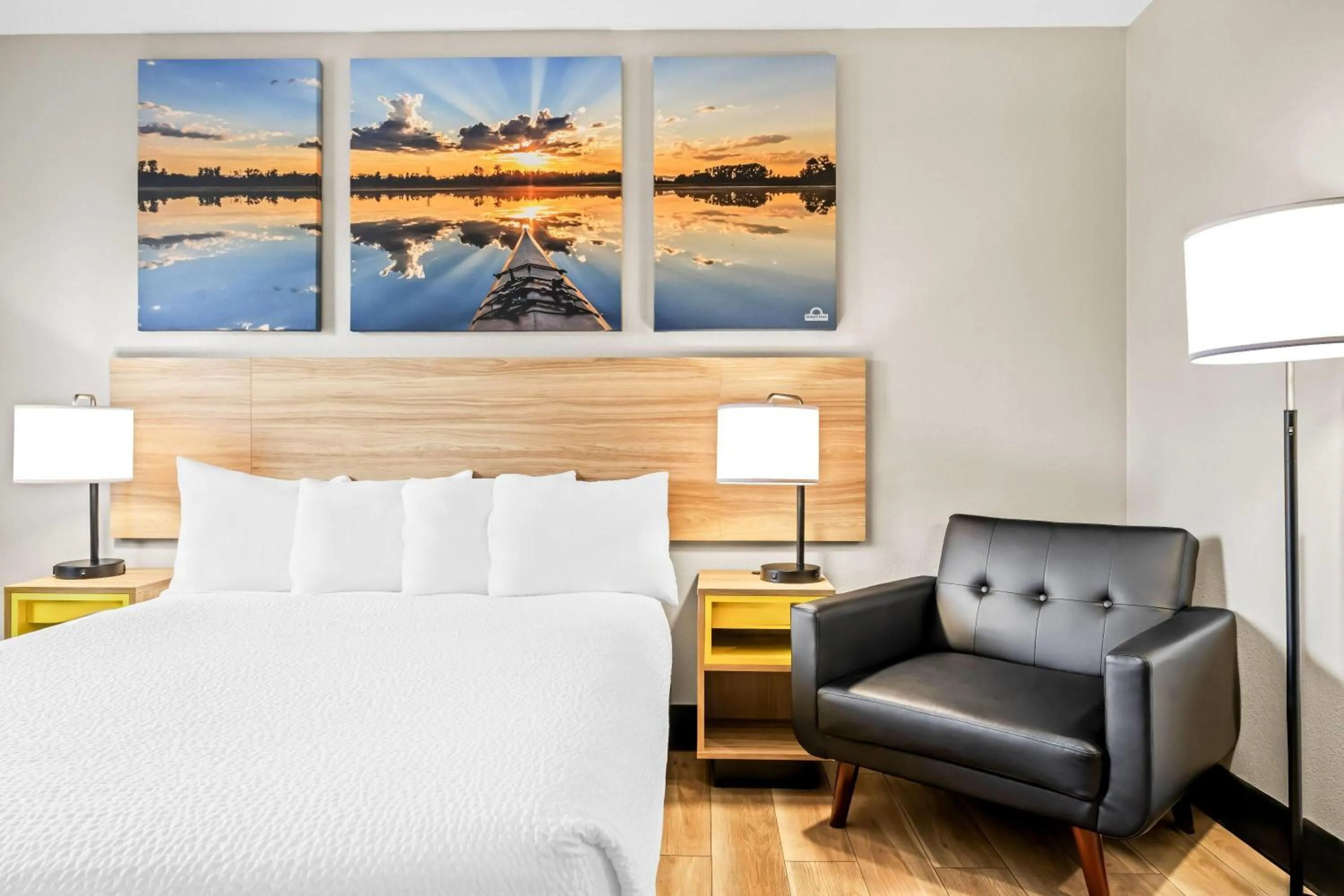 Bed in Days Inn by Wyndham Billings