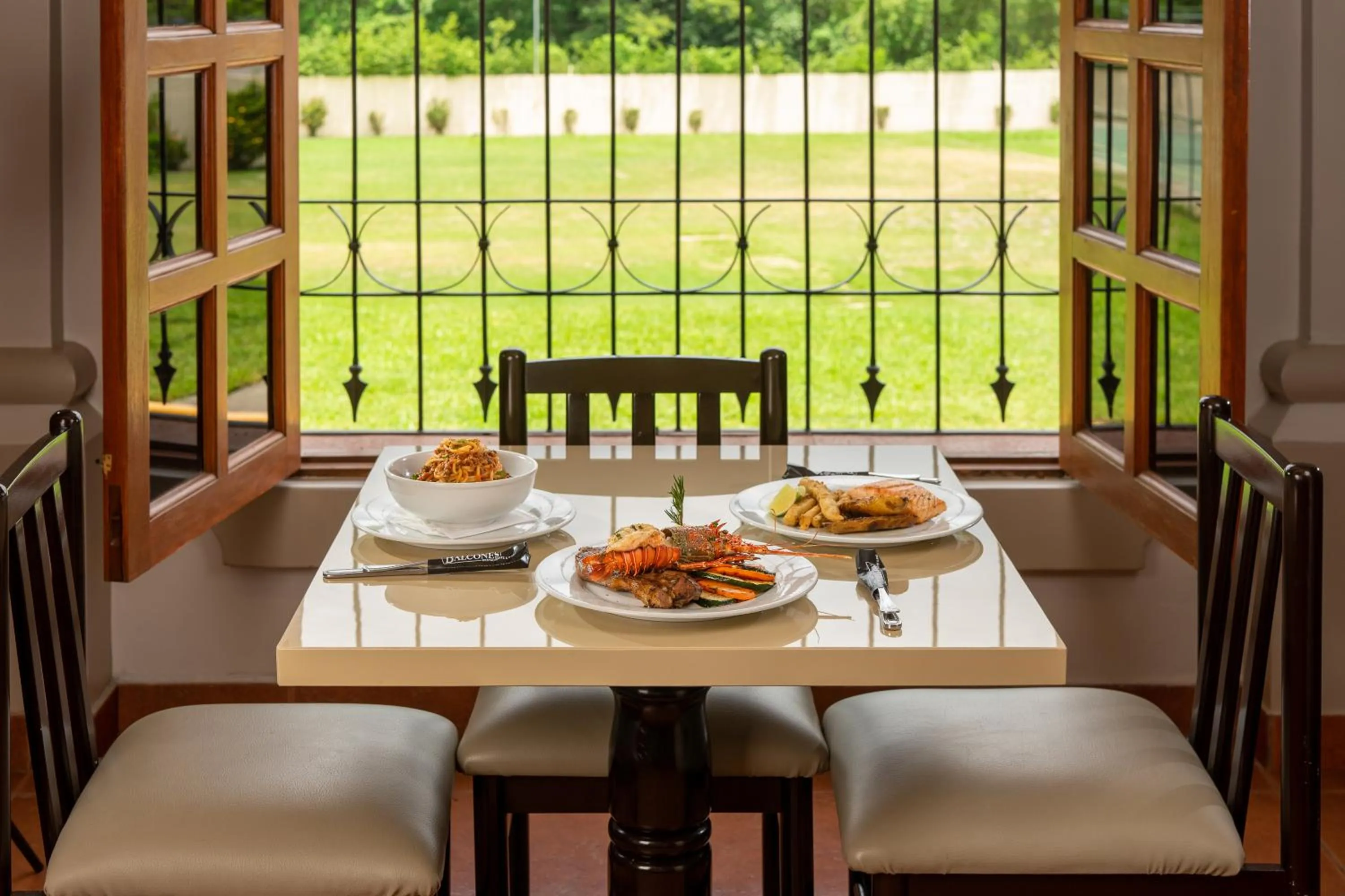 Garden in Quality Hotel Real Aeropuerto San Salvador