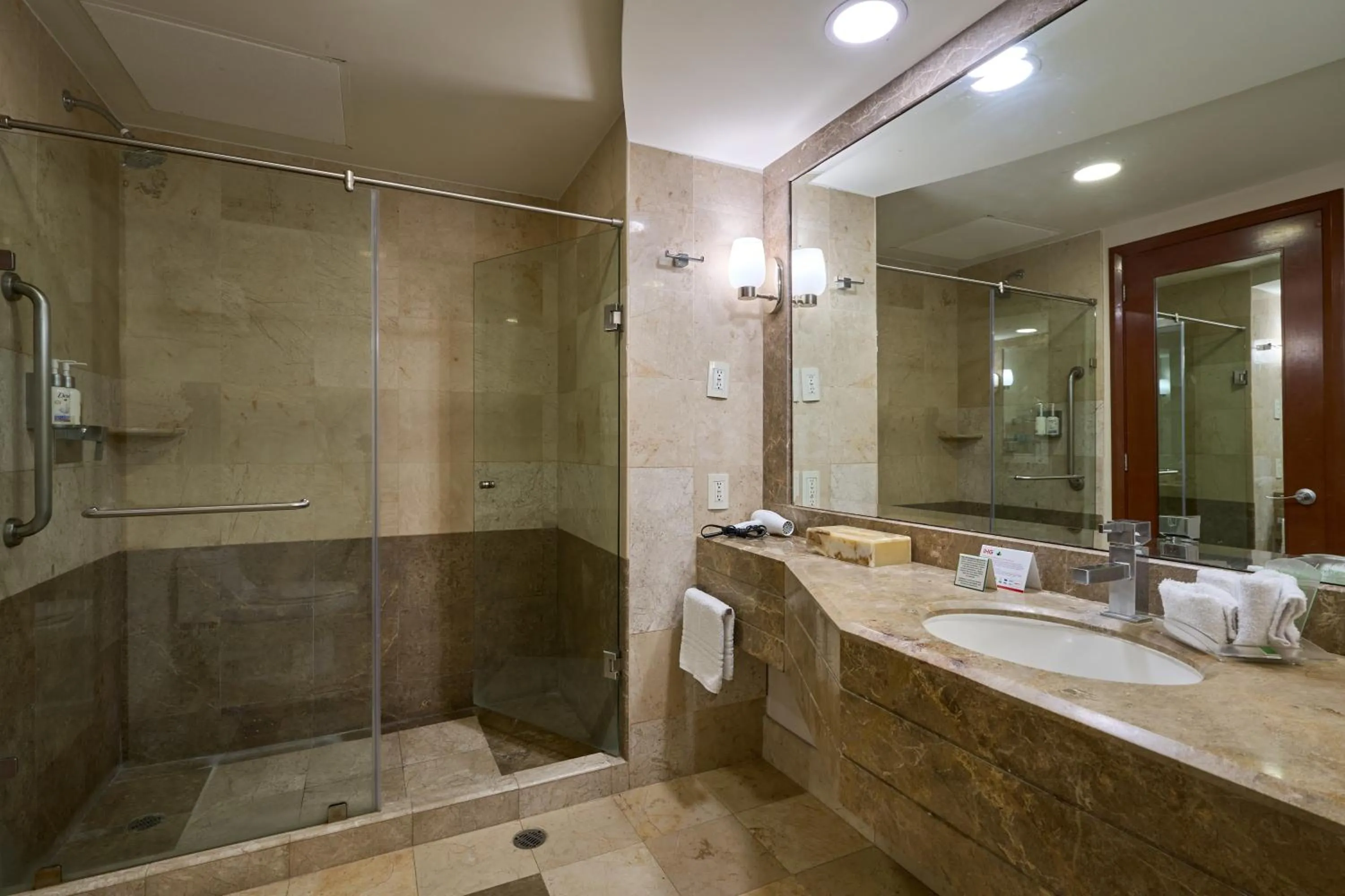 Bathroom in Holiday Inn Tuxtla Gutierrez by IHG