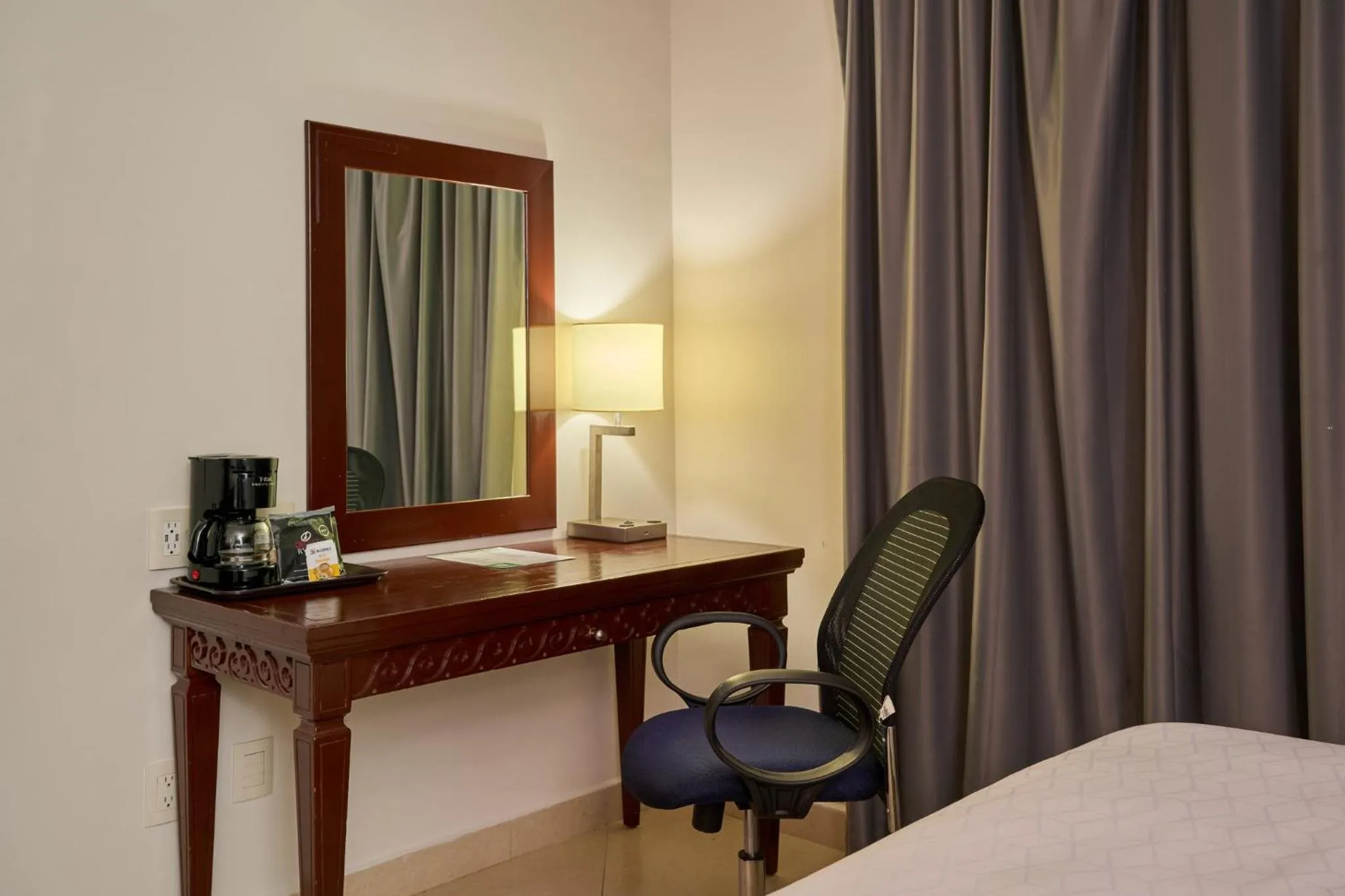 Photo of the whole room, Bed in Holiday Inn Tuxtla Gutierrez by IHG