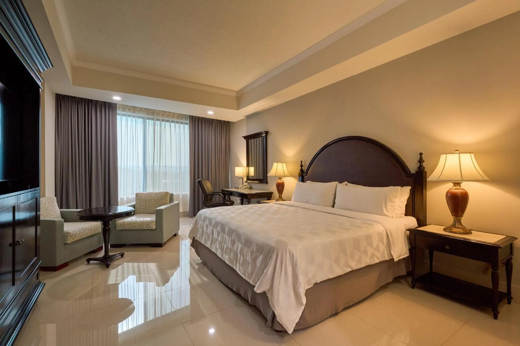Photo of the whole room, Bed in Holiday Inn Tuxtla Gutierrez by IHG