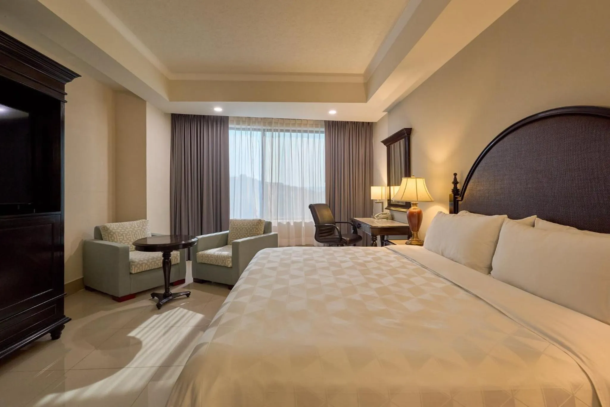 Photo of the whole room, Bed in Holiday Inn Tuxtla Gutierrez by IHG