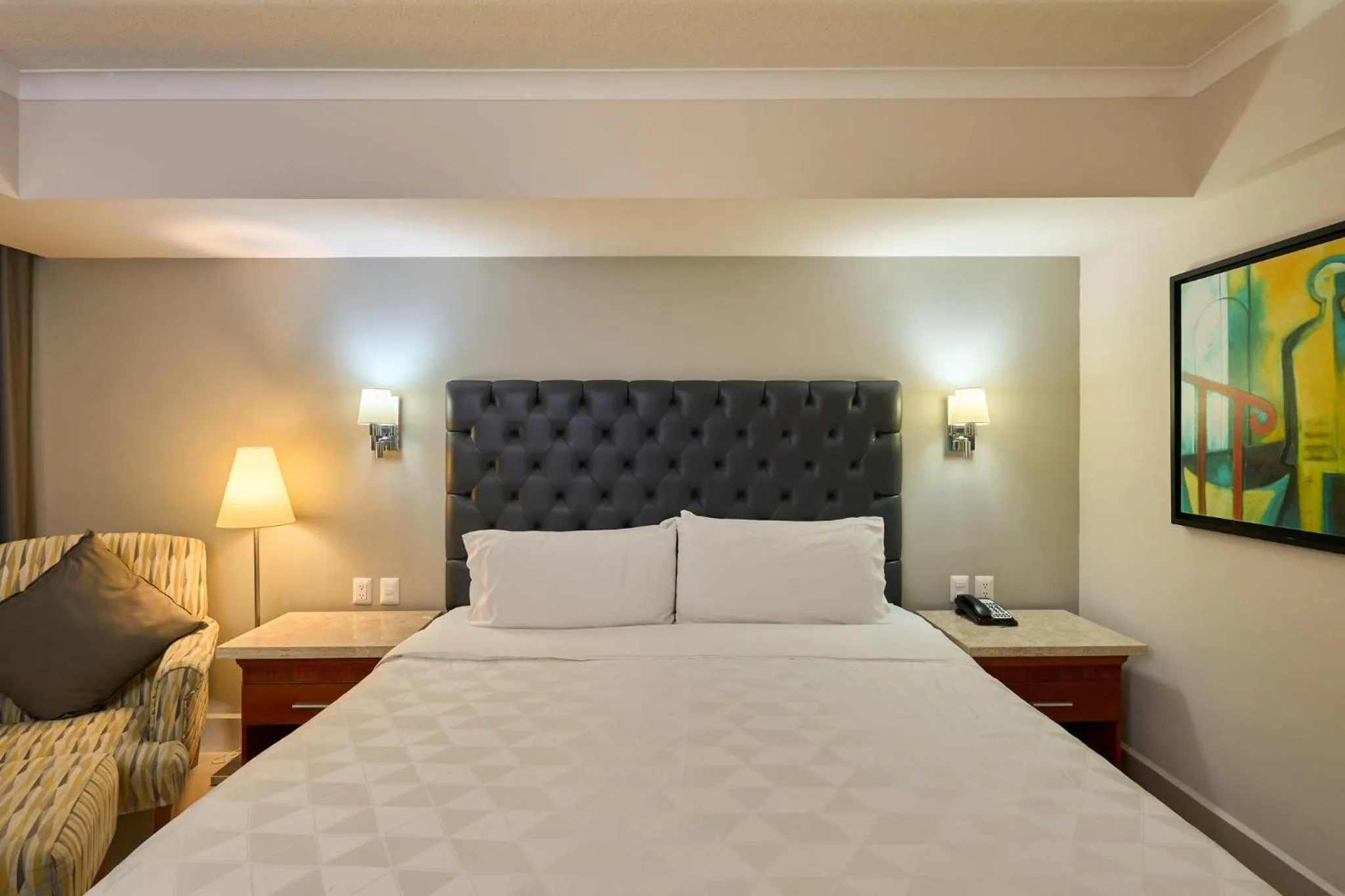 Photo of the whole room, Bed in Holiday Inn Tuxtla Gutierrez by IHG