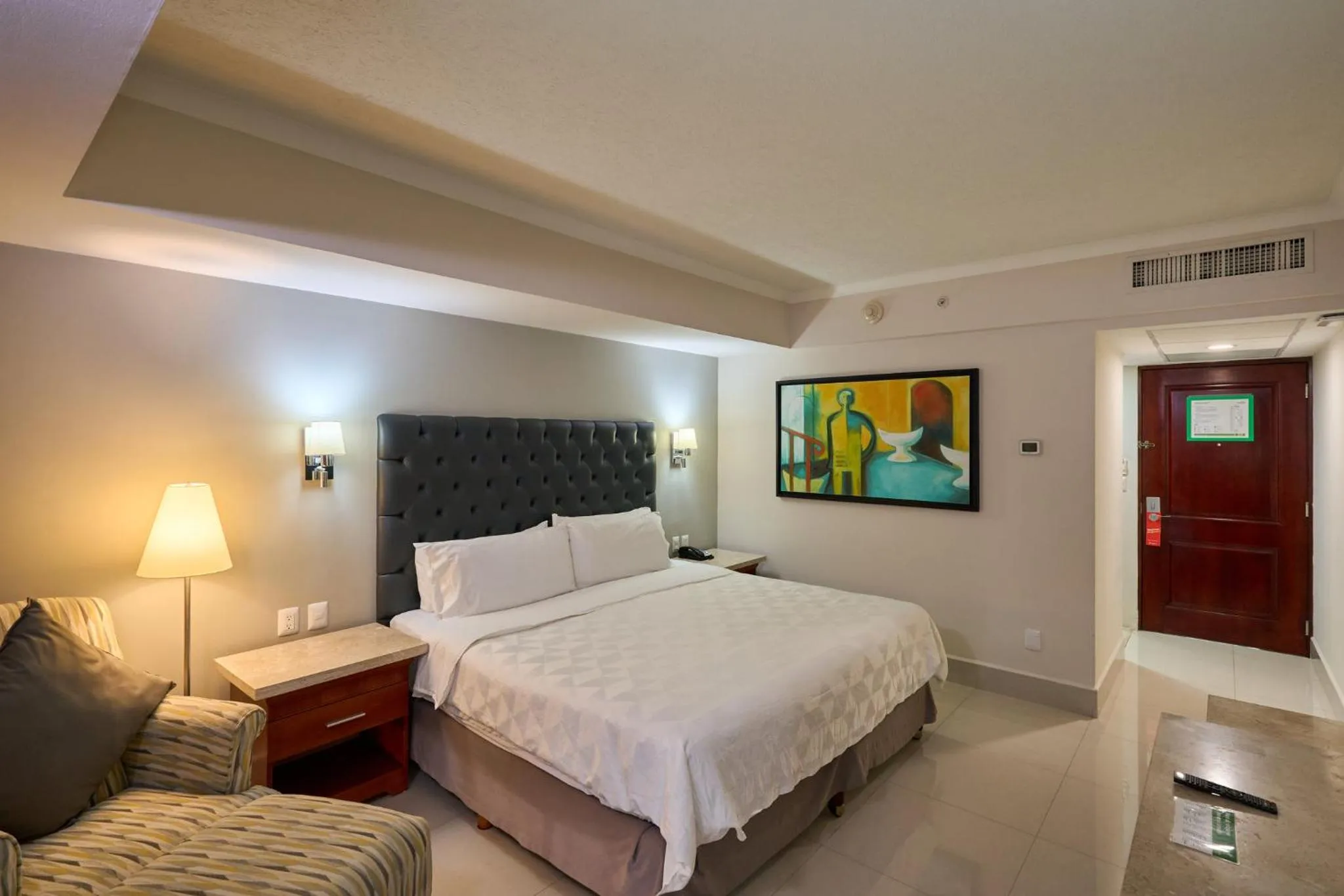 Photo of the whole room, Bed in Holiday Inn Tuxtla Gutierrez by IHG