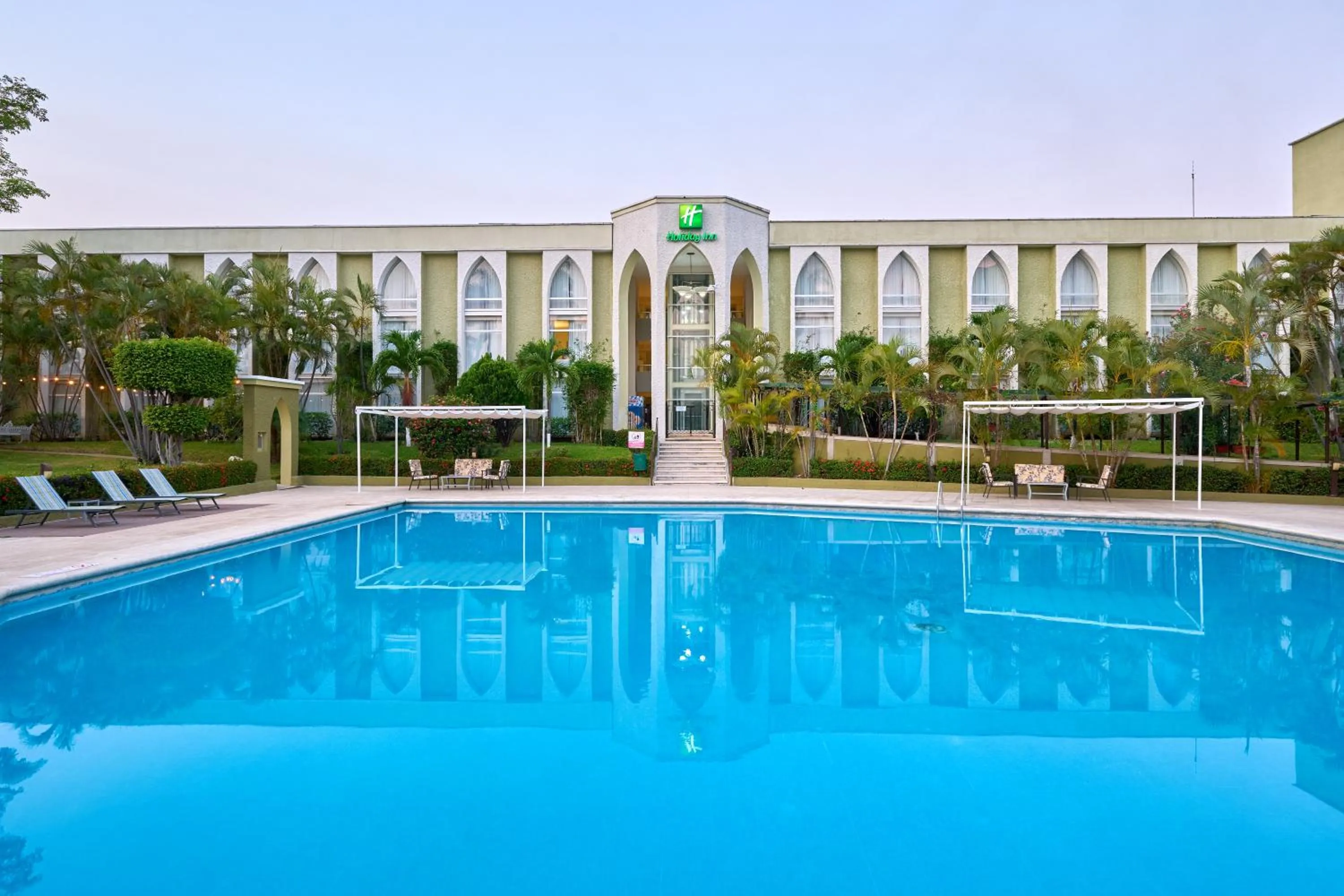 Swimming pool in Holiday Inn Tuxtla Gutierrez by IHG