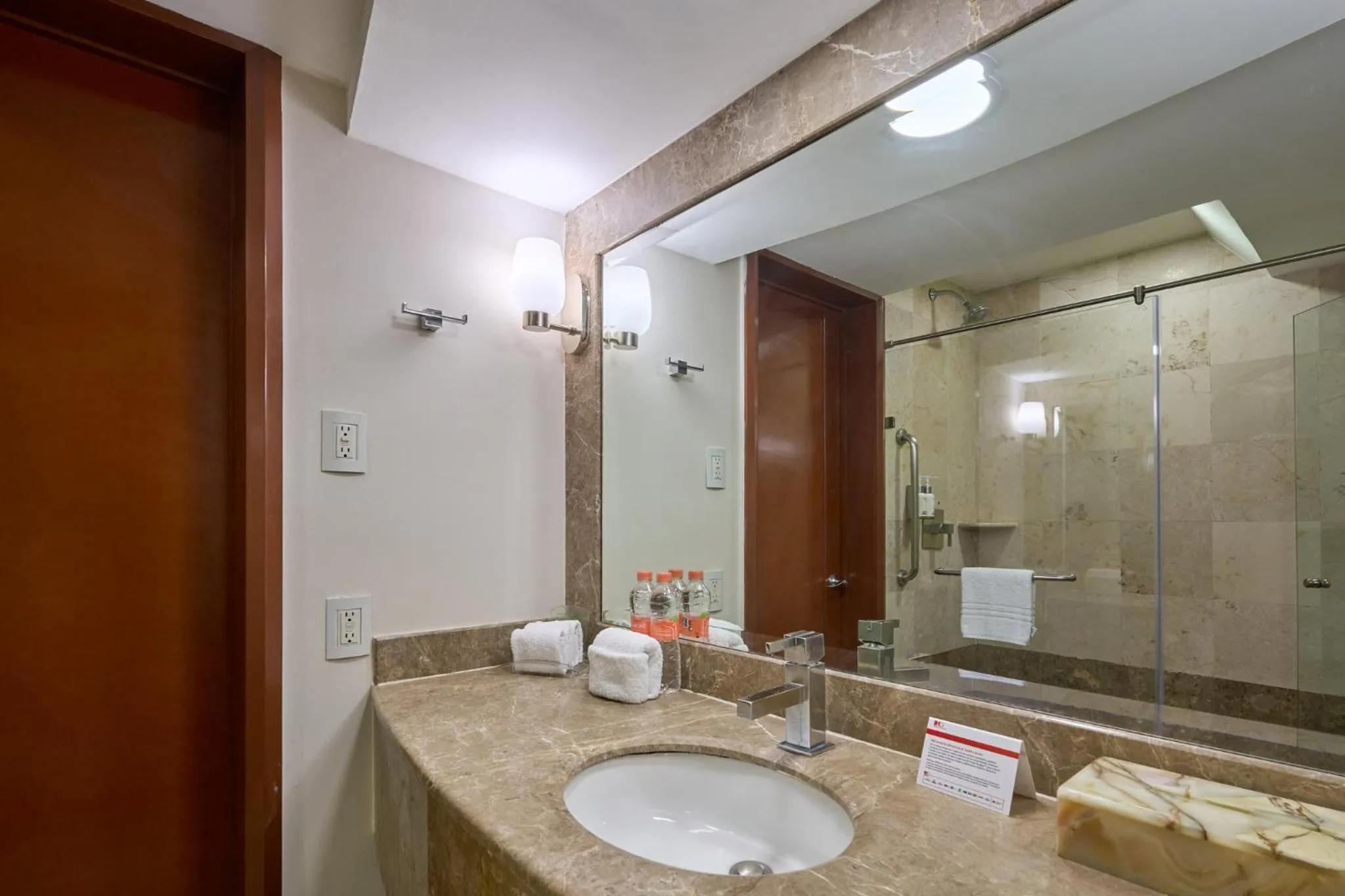 Bathroom in Holiday Inn Tuxtla Gutierrez by IHG