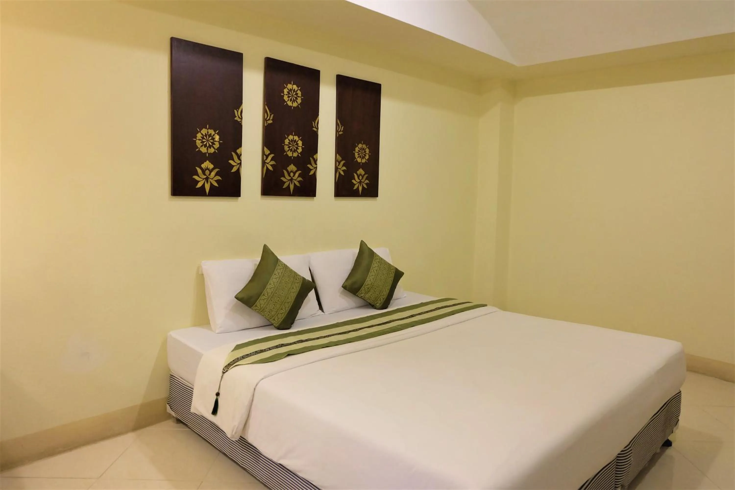 Royal Princess City Lamphun Hotel