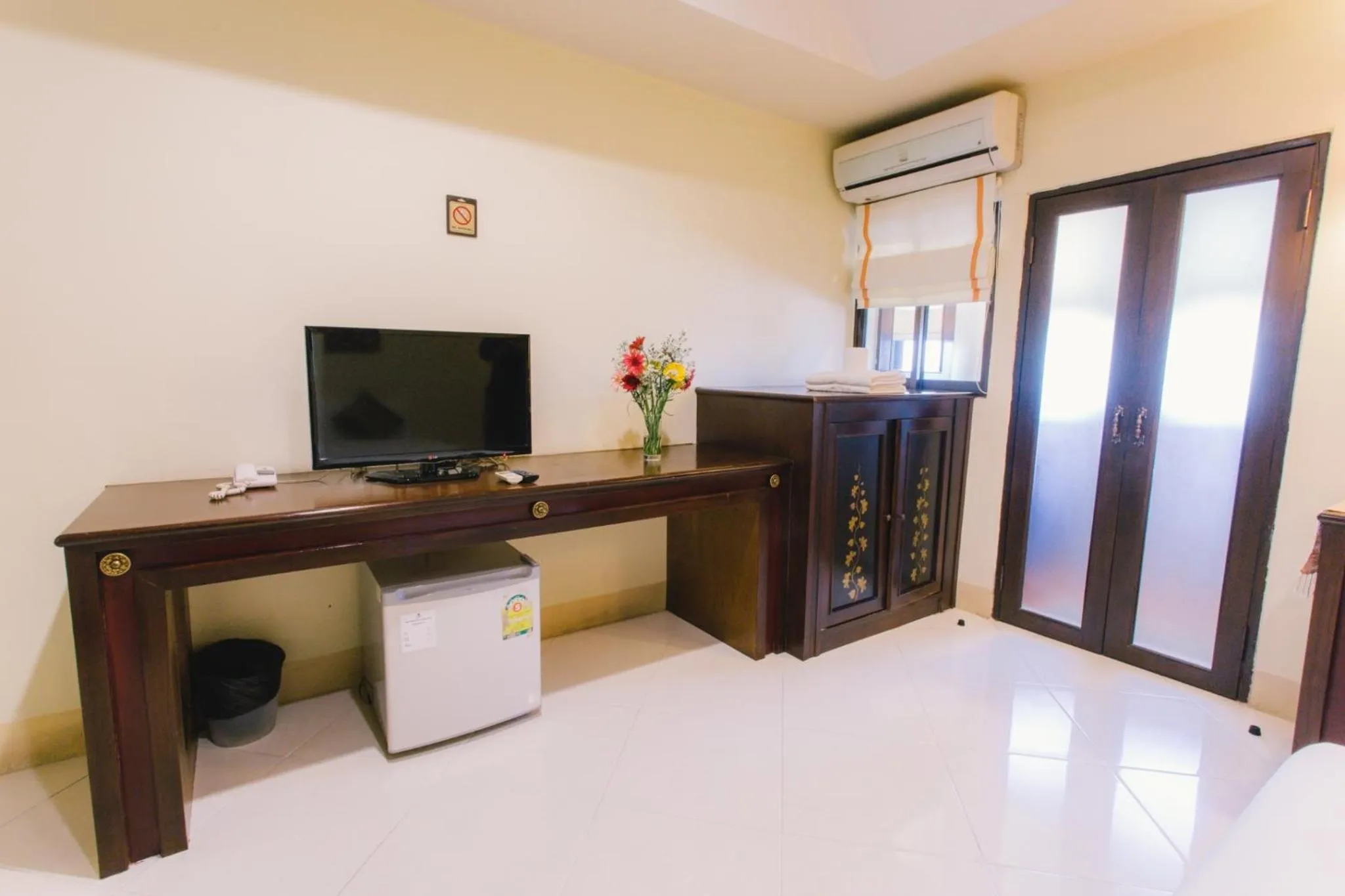 TV and multimedia in Royal Princess City Lamphun Hotel