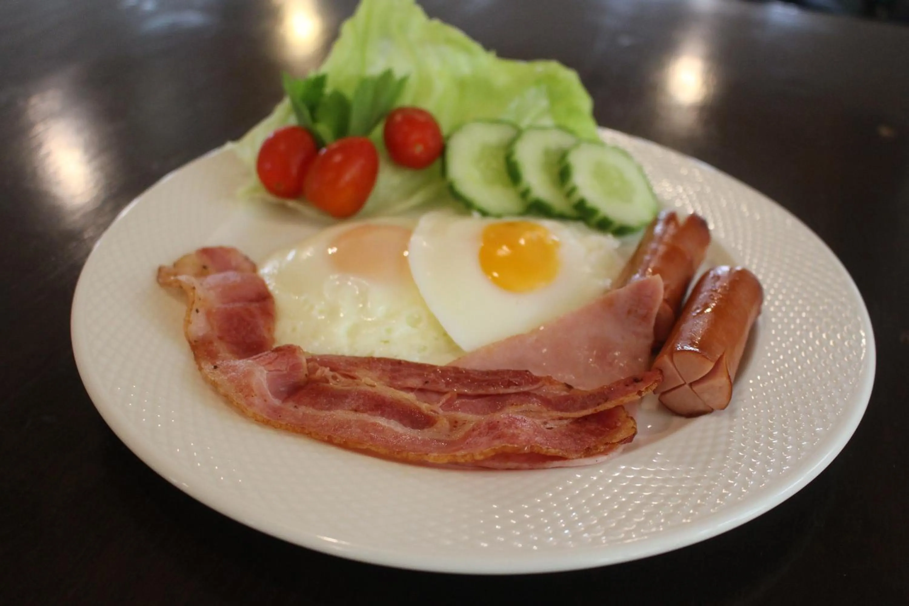 Food and drinks in Royal Princess City Lamphun Hotel