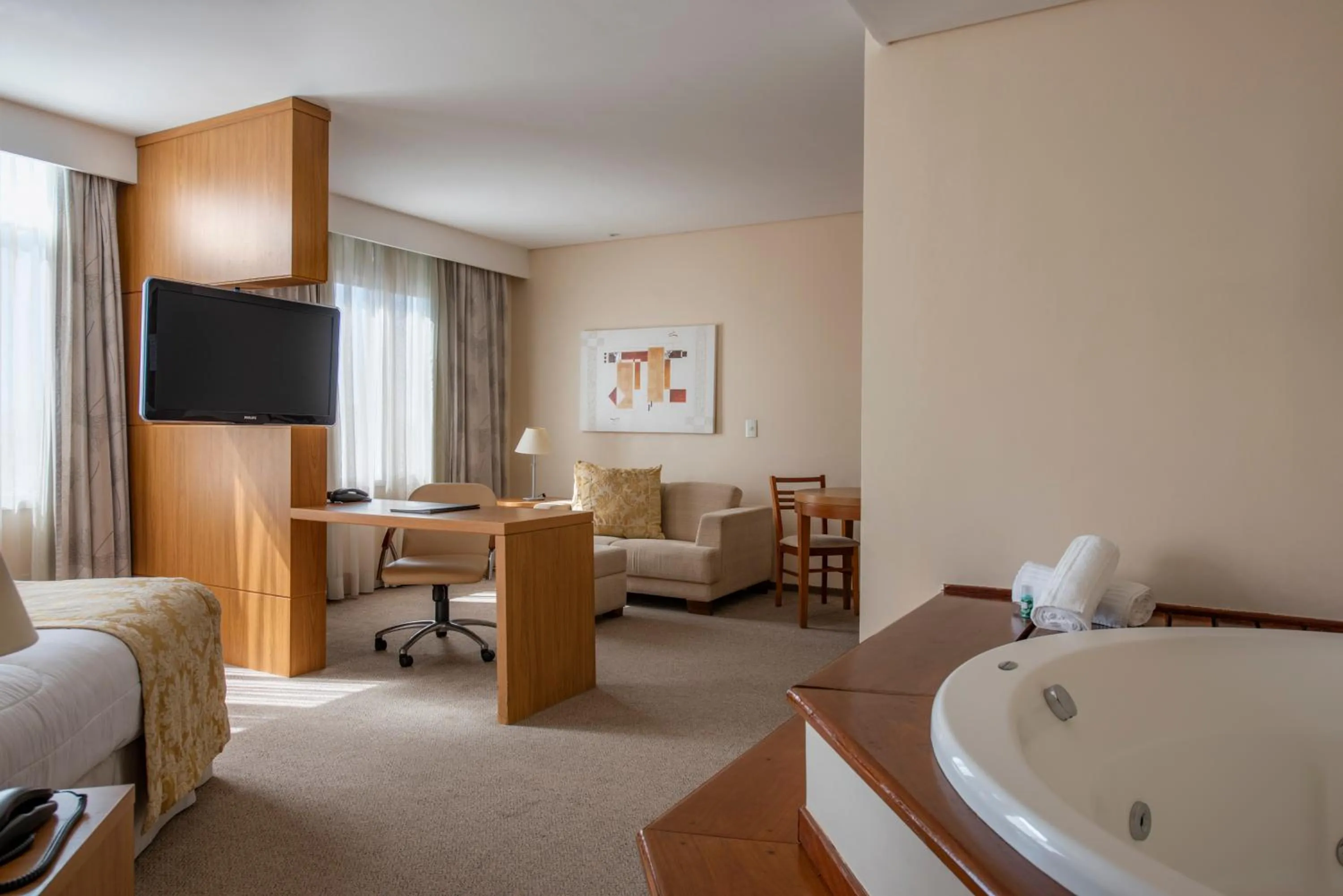 Communal lounge/ TV room, Bed in Monreale Plus São José dos Campos