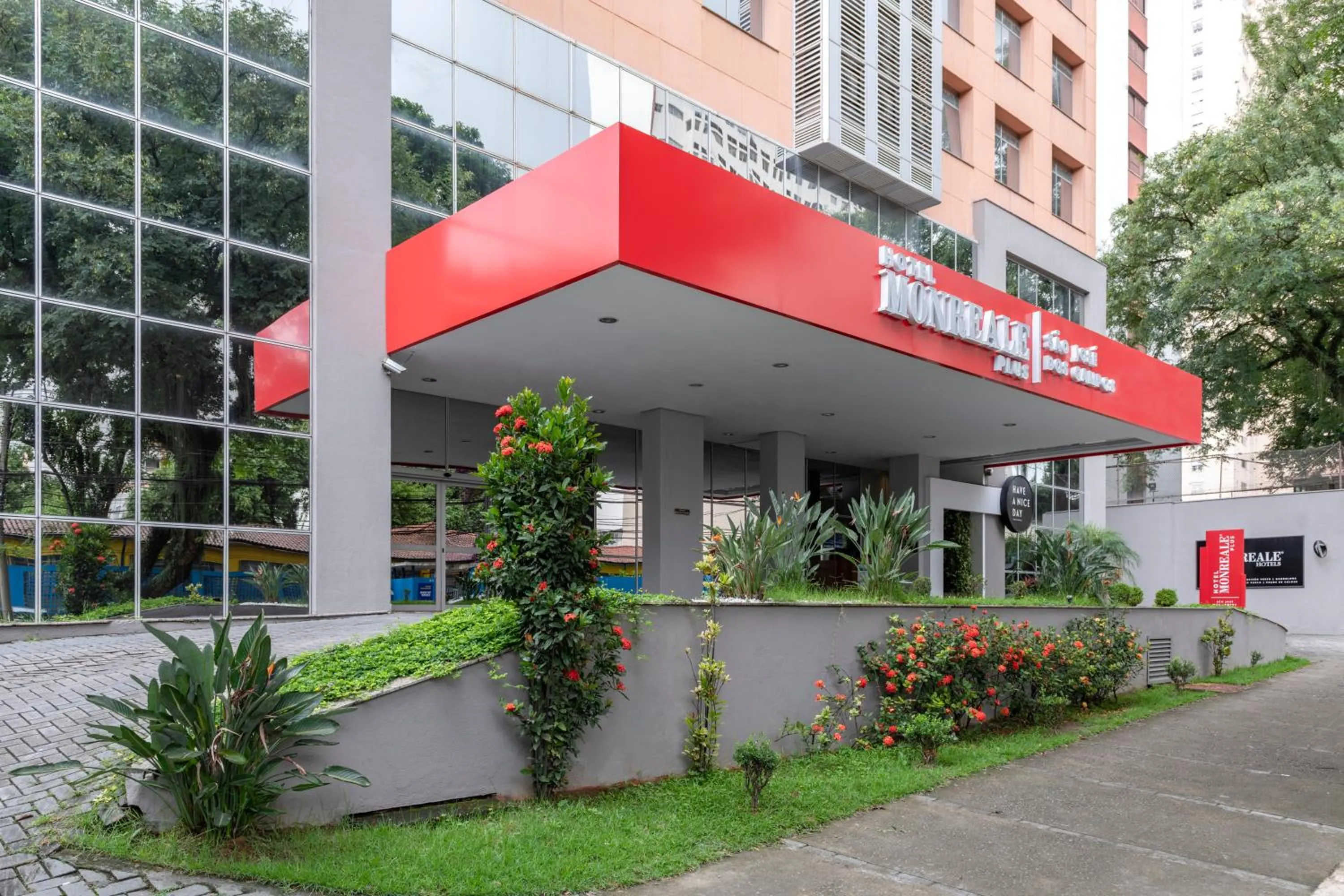 Facade/entrance in Monreale Plus São José dos Campos