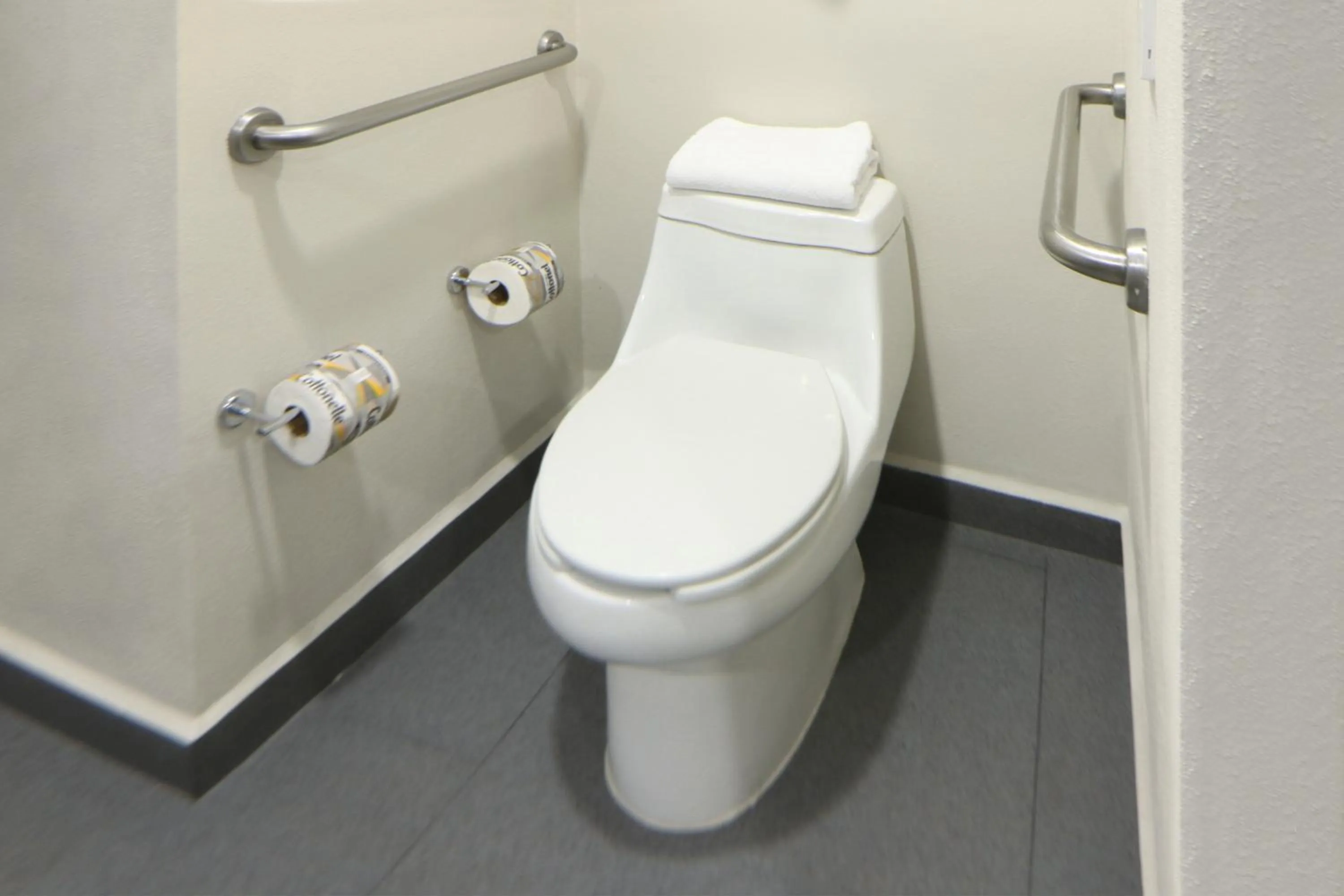 Bathroom in Holiday Inn Express Manzanillo by IHG