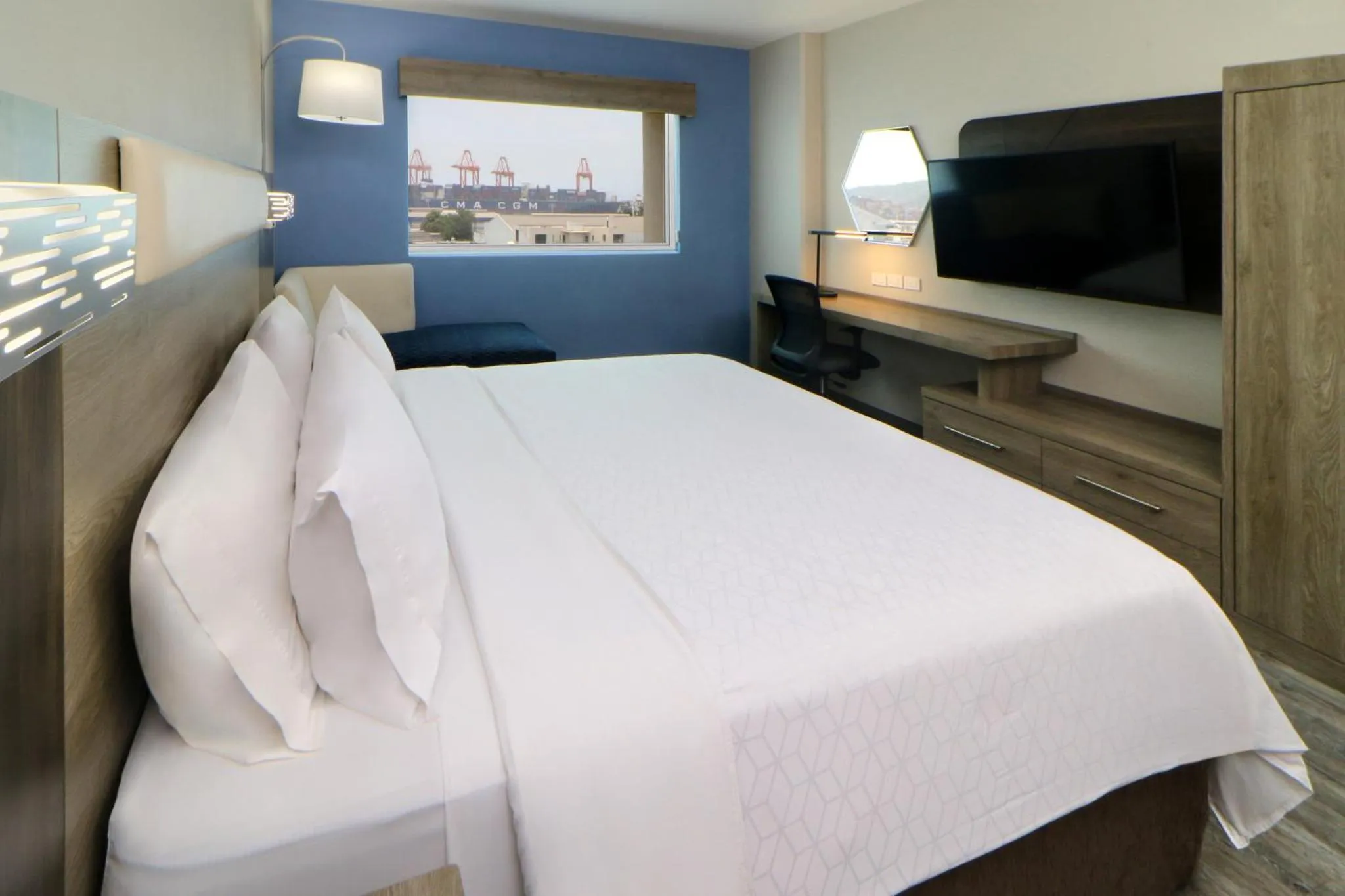 Photo of the whole room, Bed in Holiday Inn Express Manzanillo by IHG