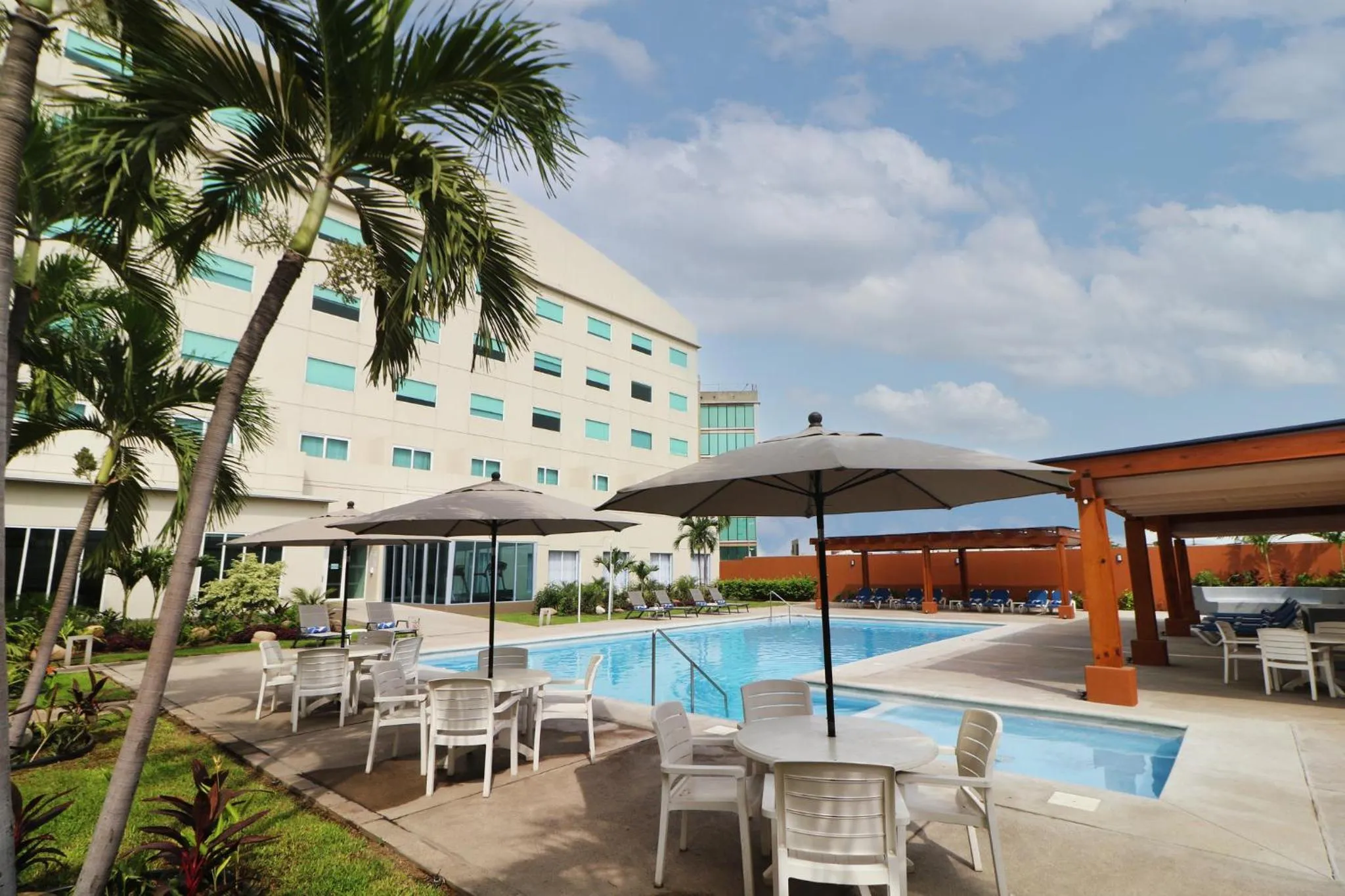 Swimming pool in Holiday Inn Express Manzanillo by IHG