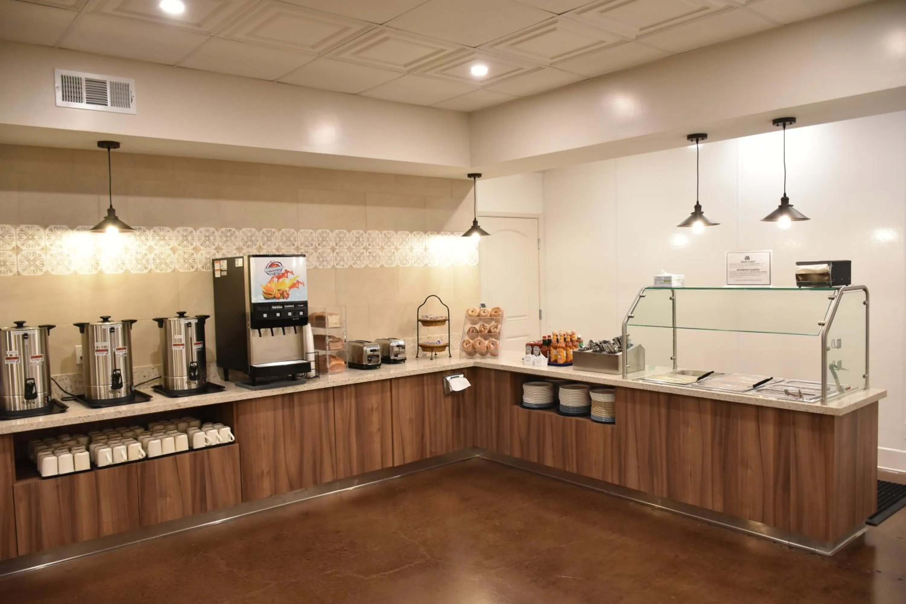 Breakfast in Ontario Airport Inn