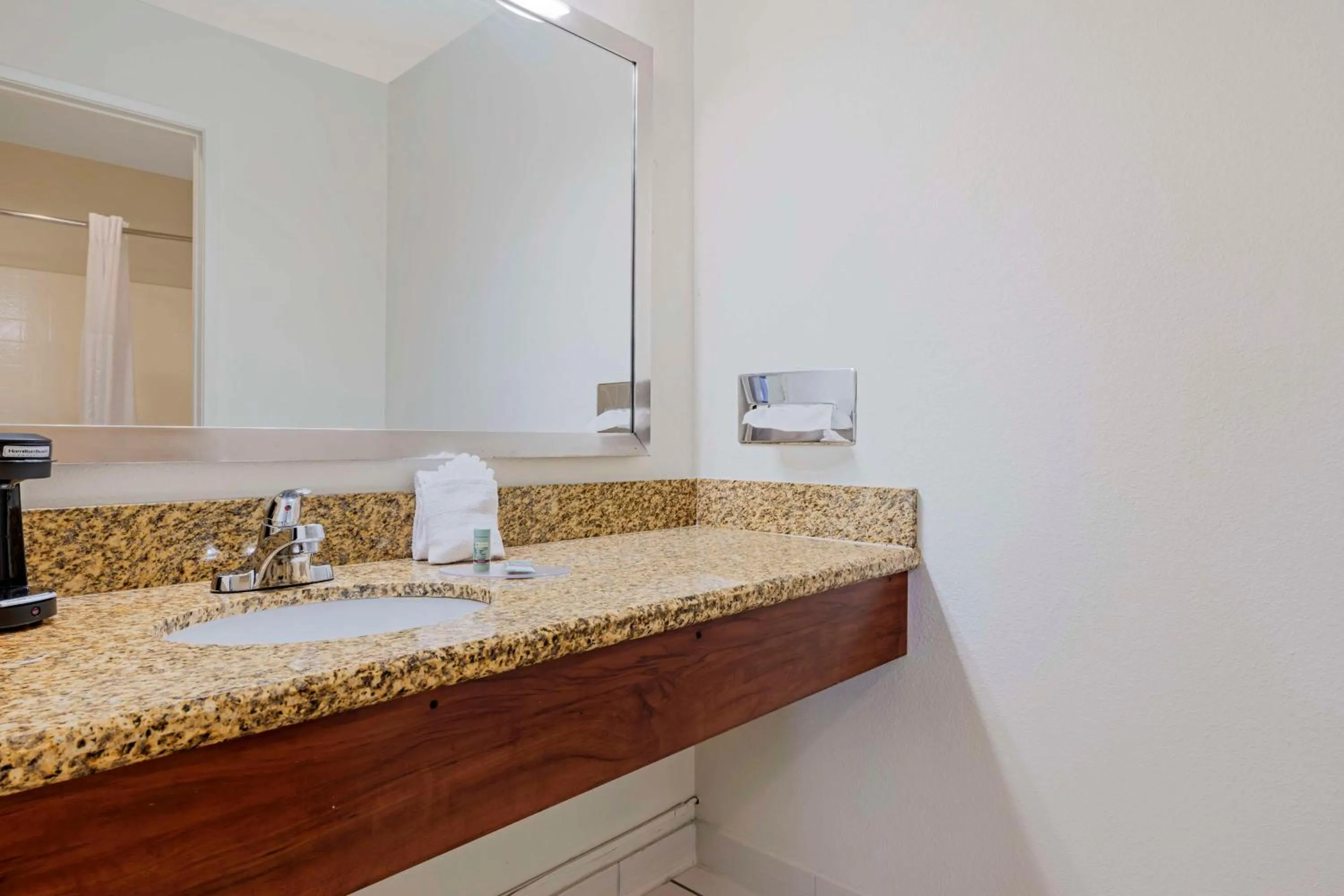 Bathroom in Best Western Santee Lodge