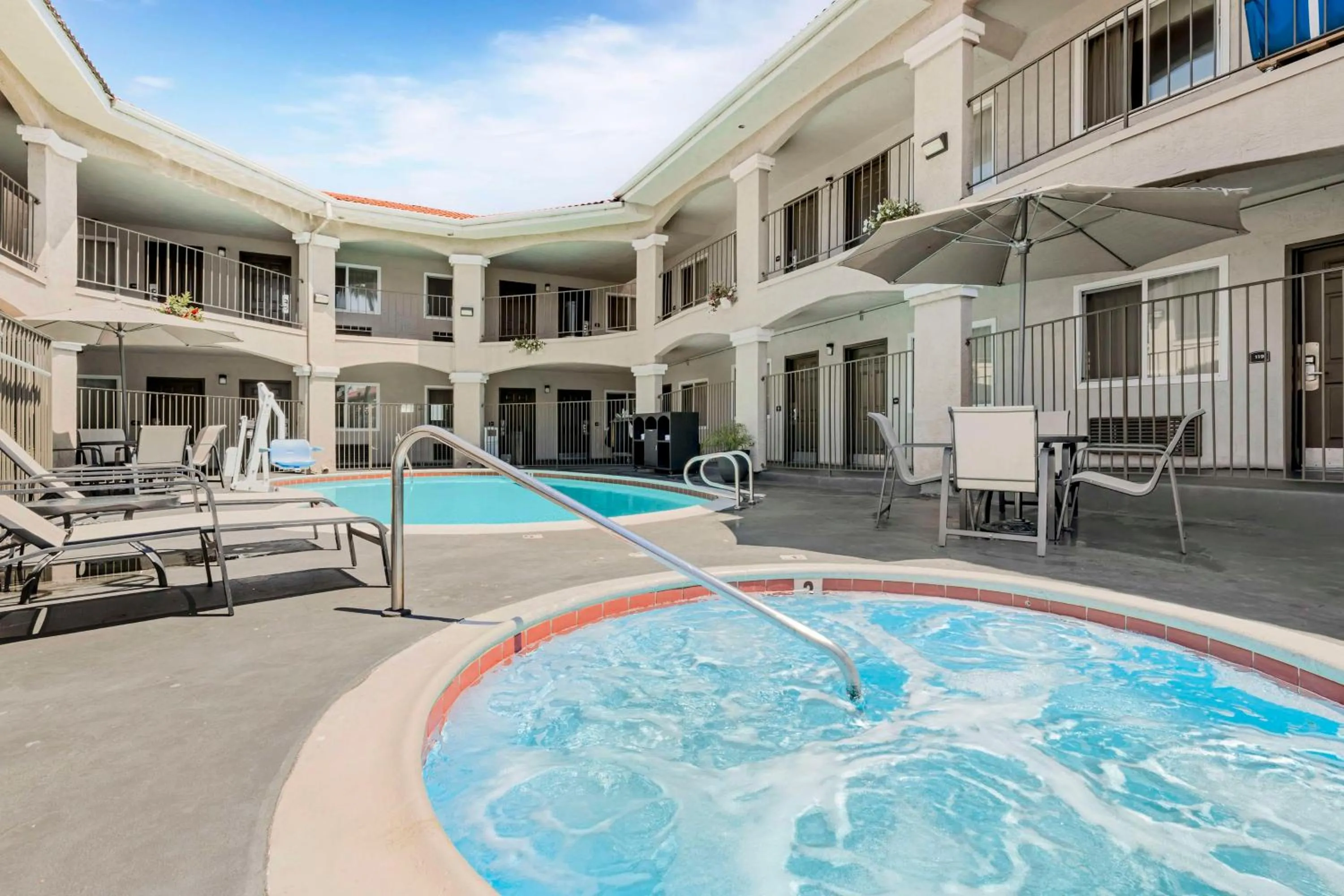 Pool view in Best Western Santee Lodge