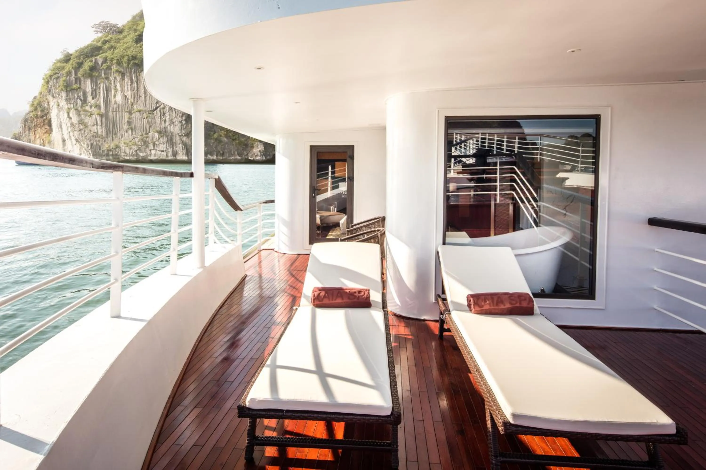 Balcony/Terrace in Ambassador Cruise Halong Bay