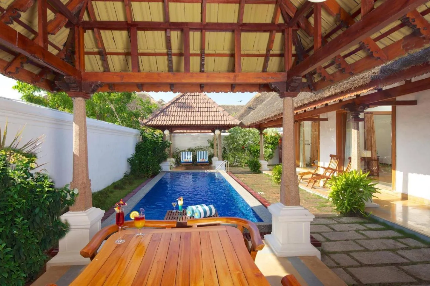 Swimming pool in Le Pondy