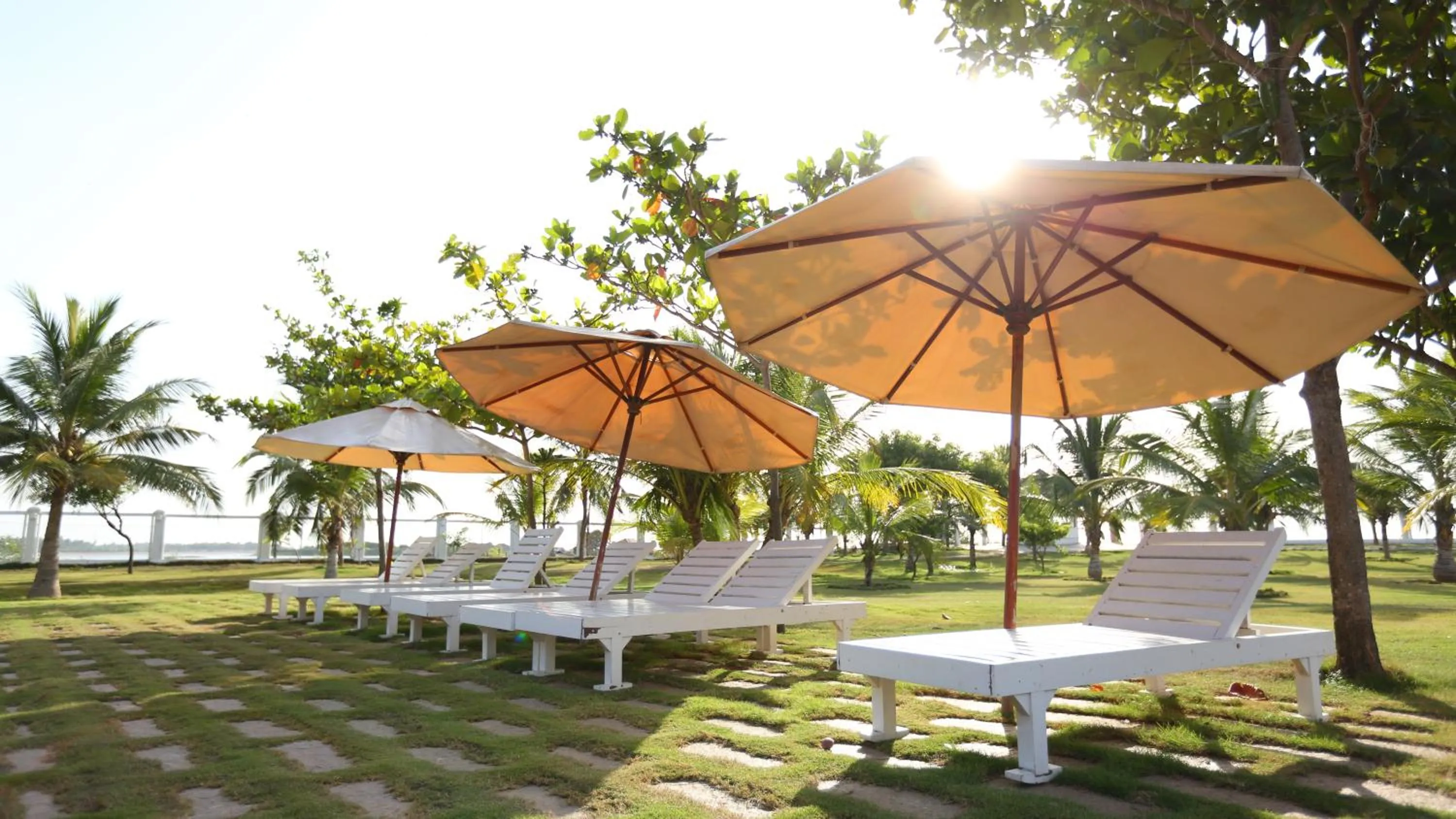 Swimming pool in Le Pondy