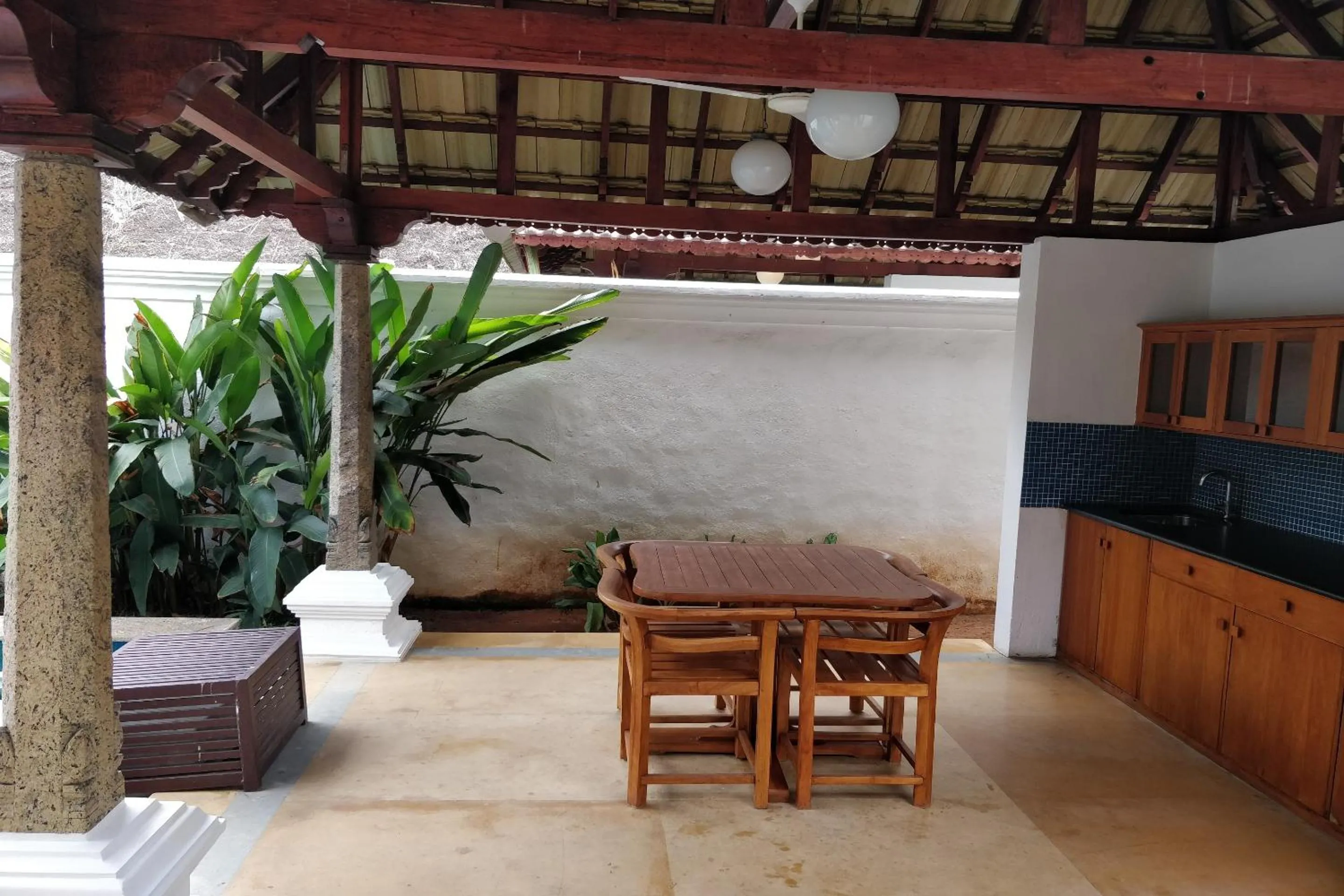 Kitchen or kitchenette in Le Pondy