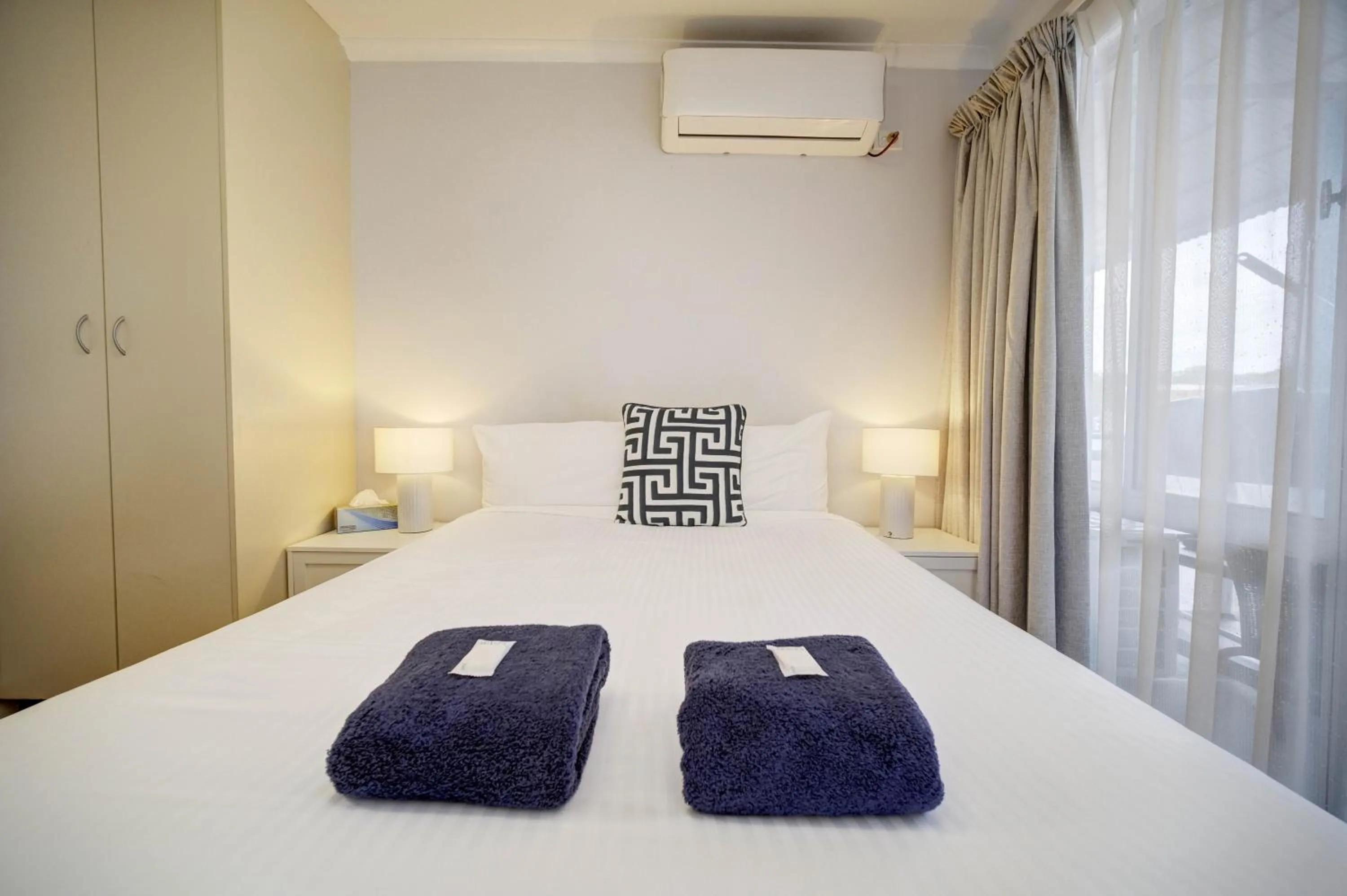 Bed in Bali Hi Motel