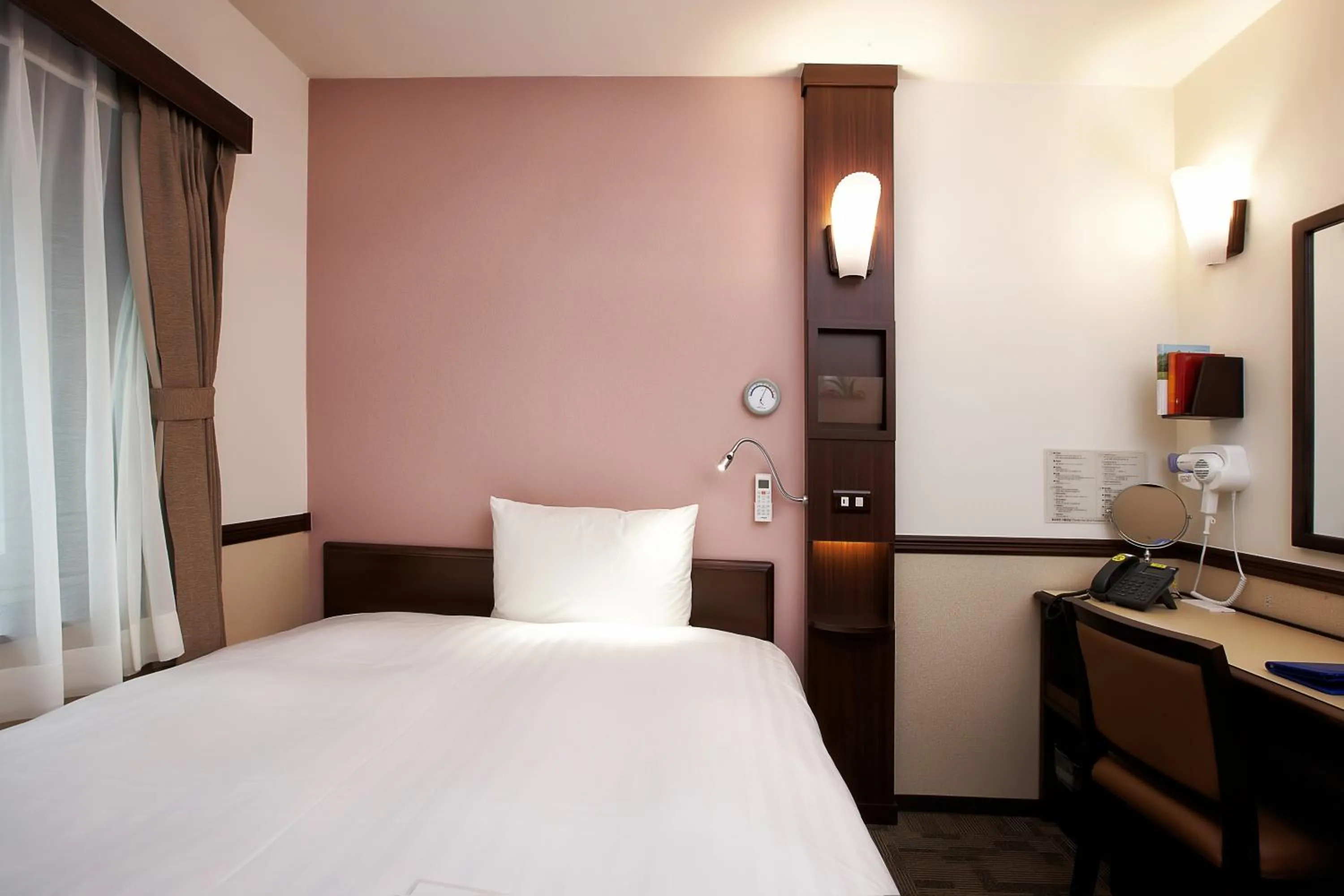 Photo of the whole room, Bed in Toyoko Inn Seoul Gangnam