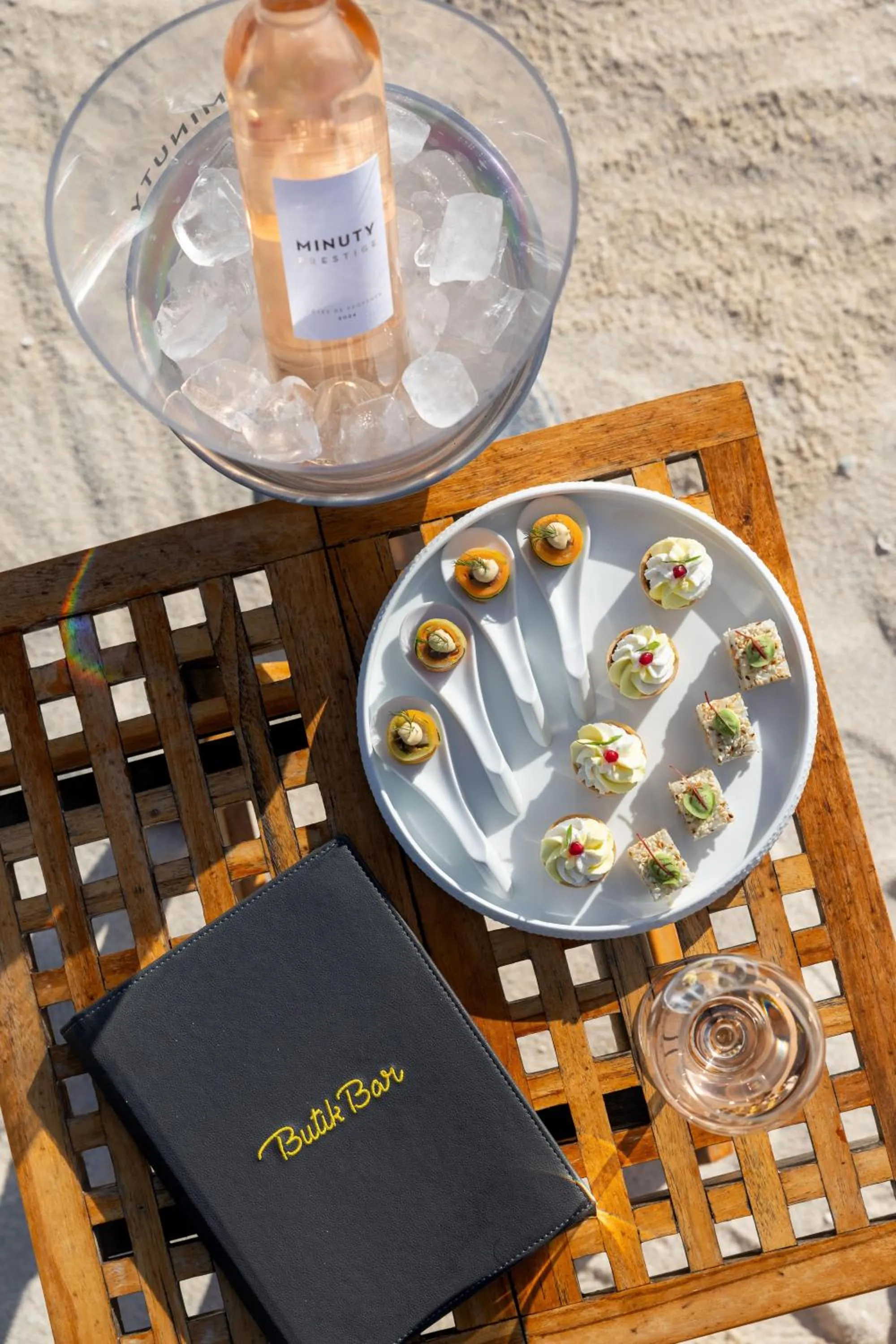 Restaurant/places to eat in Dinarobin Beachcomber Golf Resort & Spa